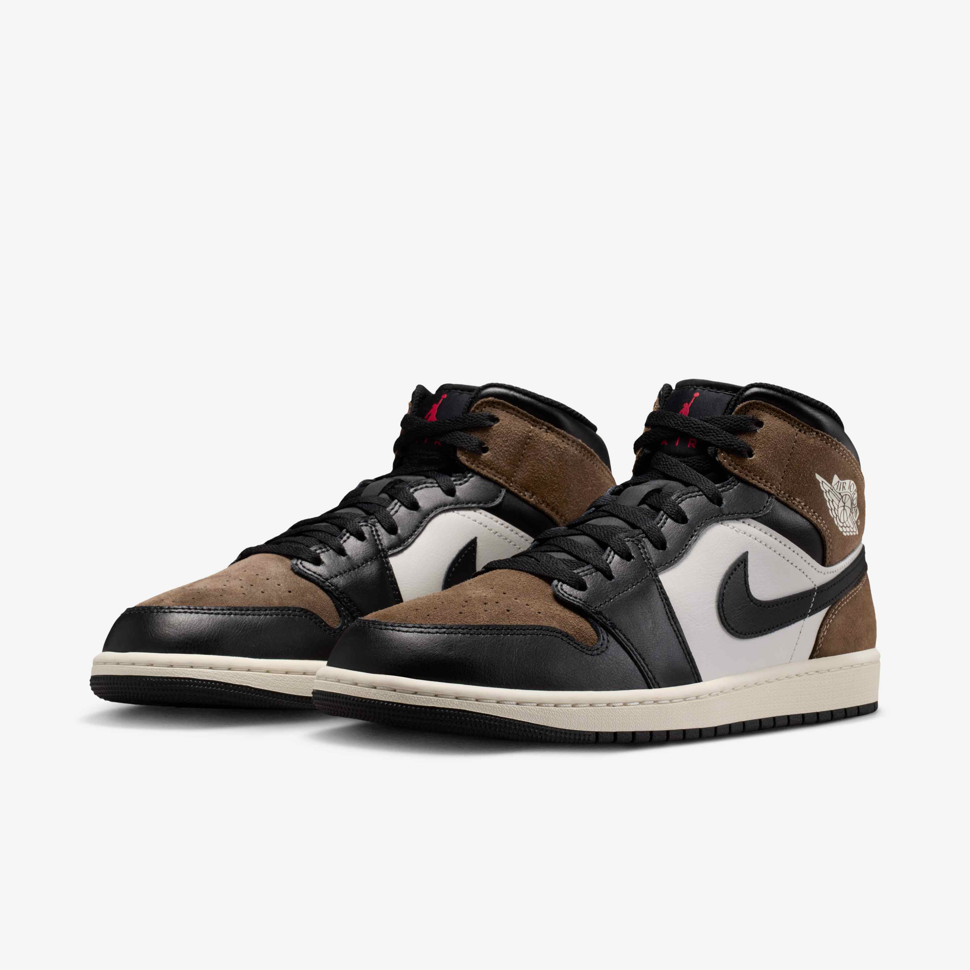 Air Jordan 1 Mid image number 4