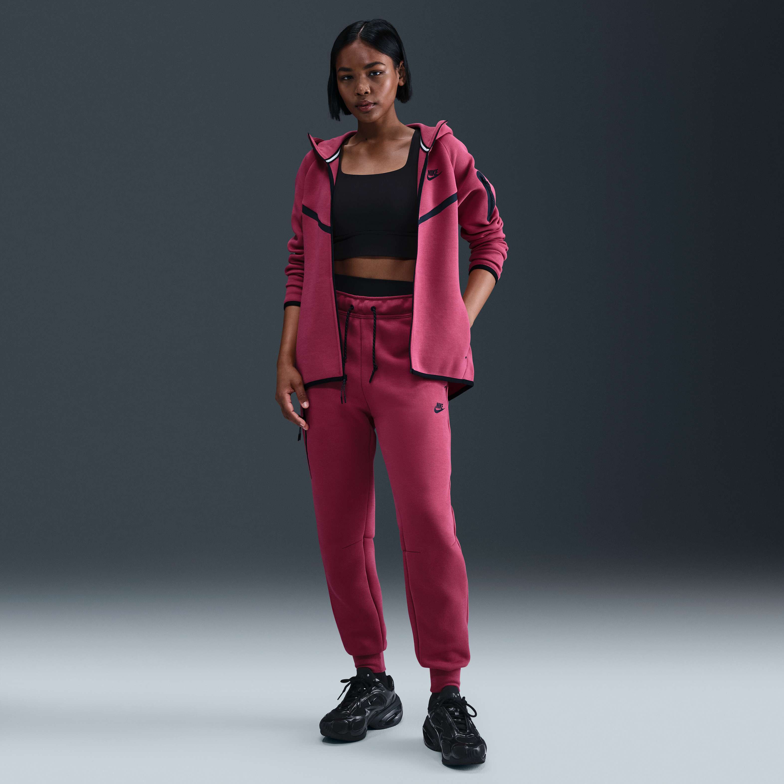 نايكي سبورتسوير تك فليس ويندرانر image number 3