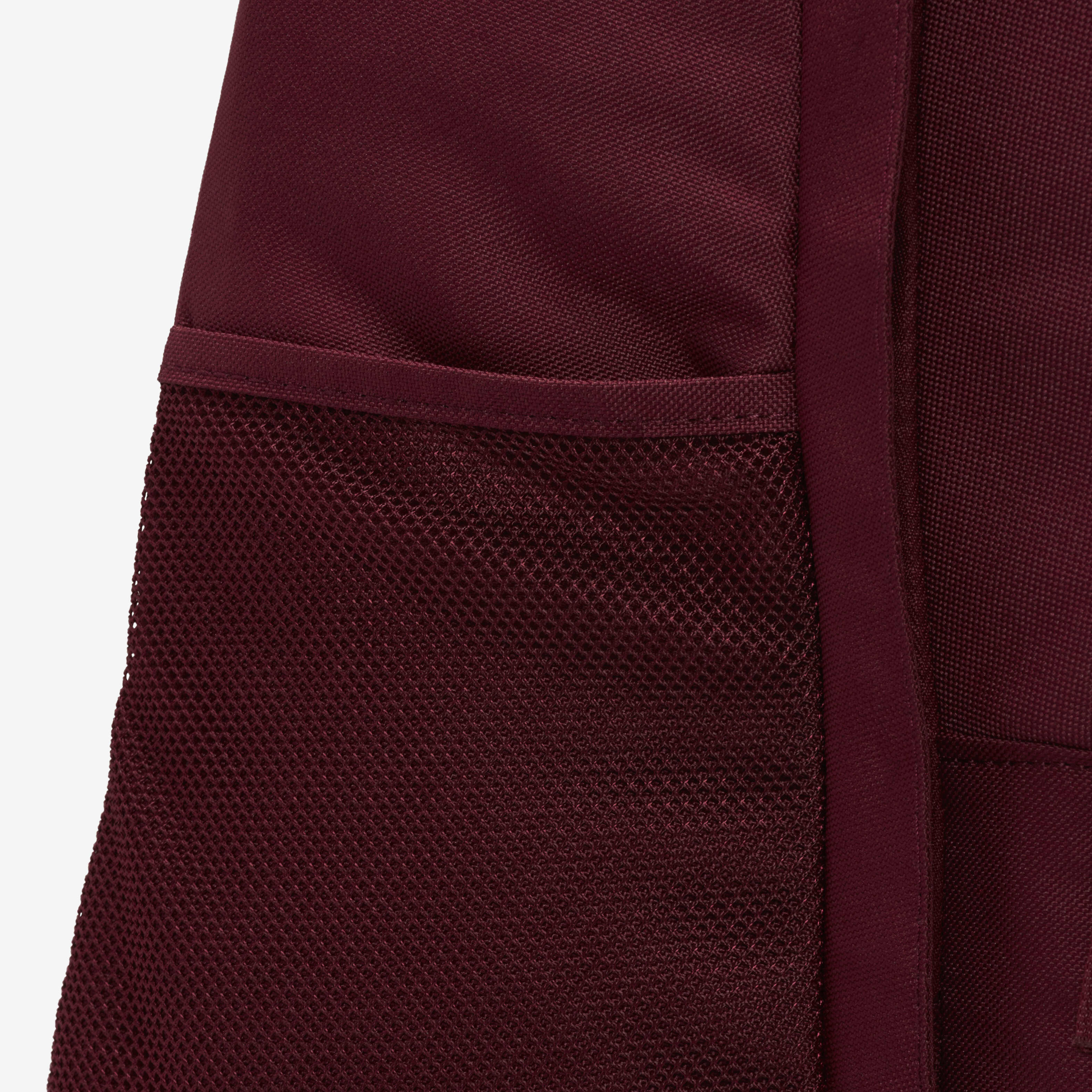 نايكي هايوارد image number 8