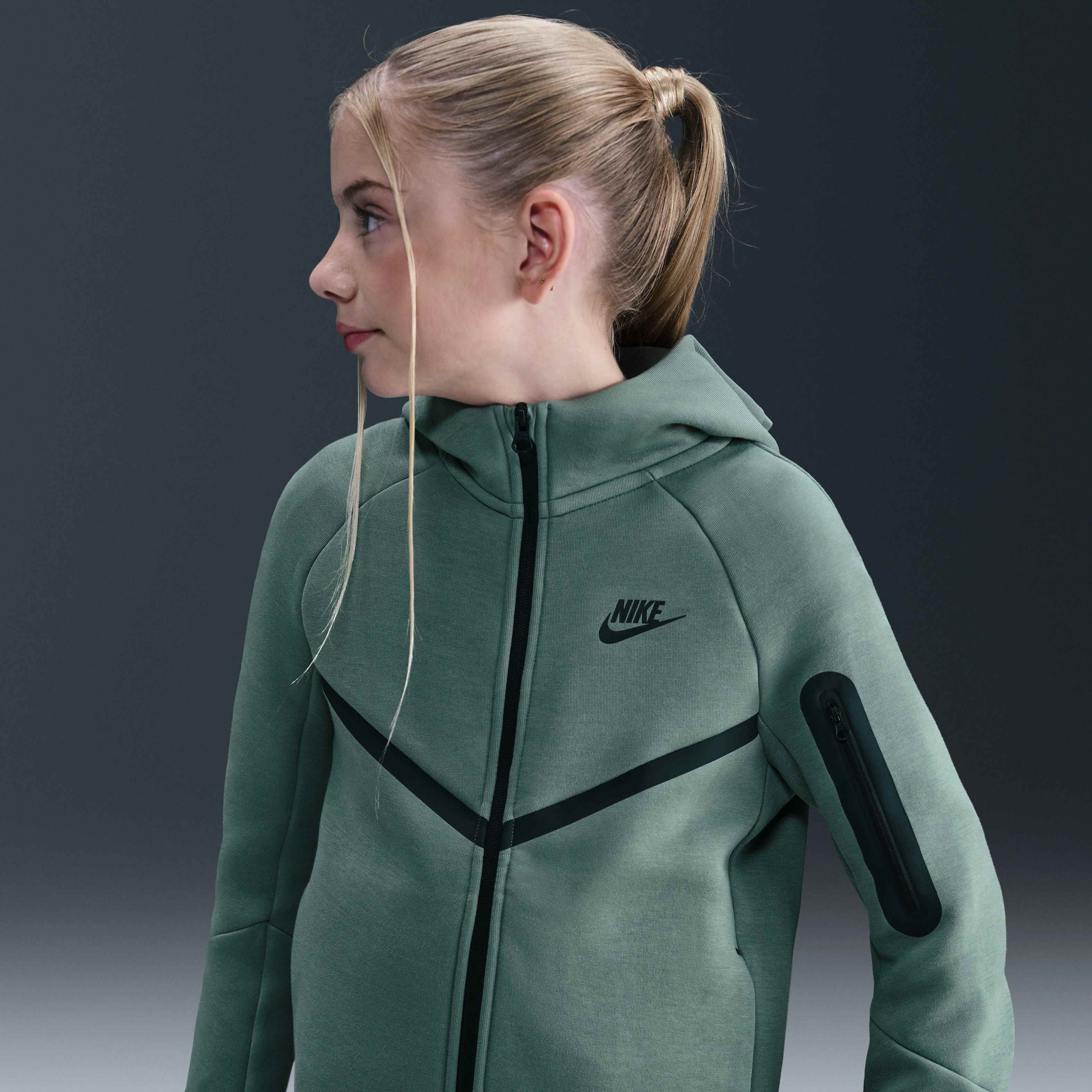 Nike Sportswear Tech Fleece image number 1