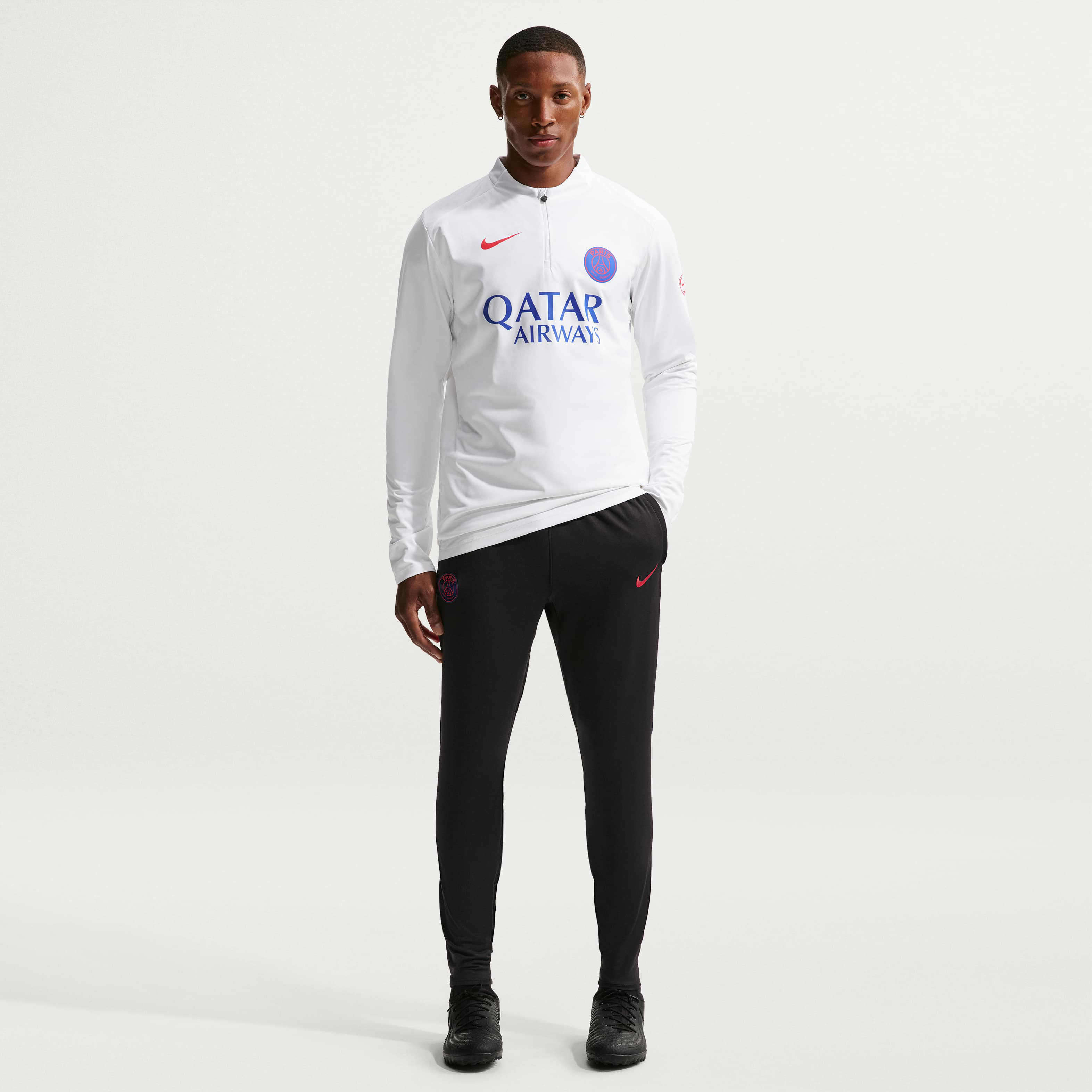 Paris Saint-Germain Strike image number 0