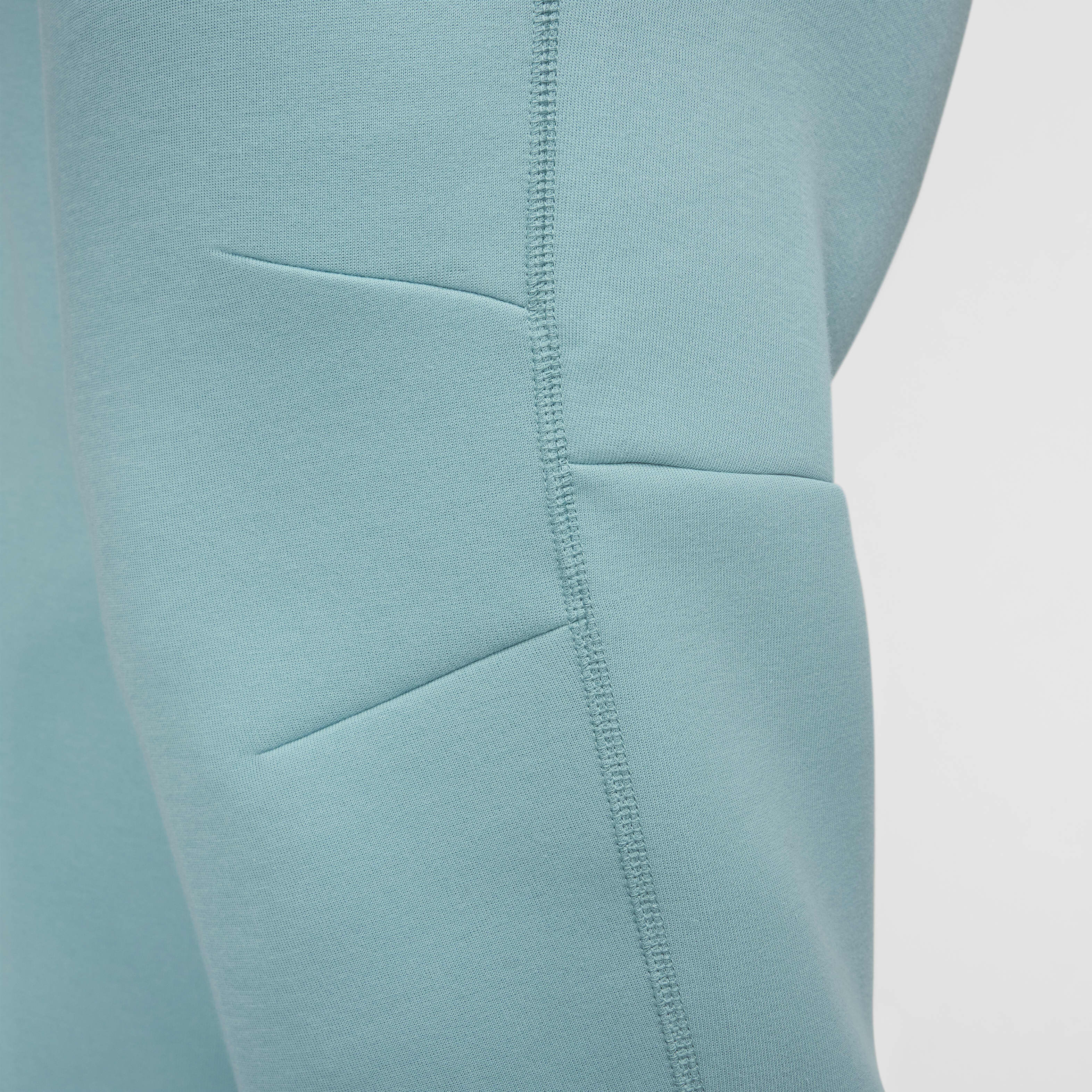 Nike Sportswear Tech Fleece image number 15