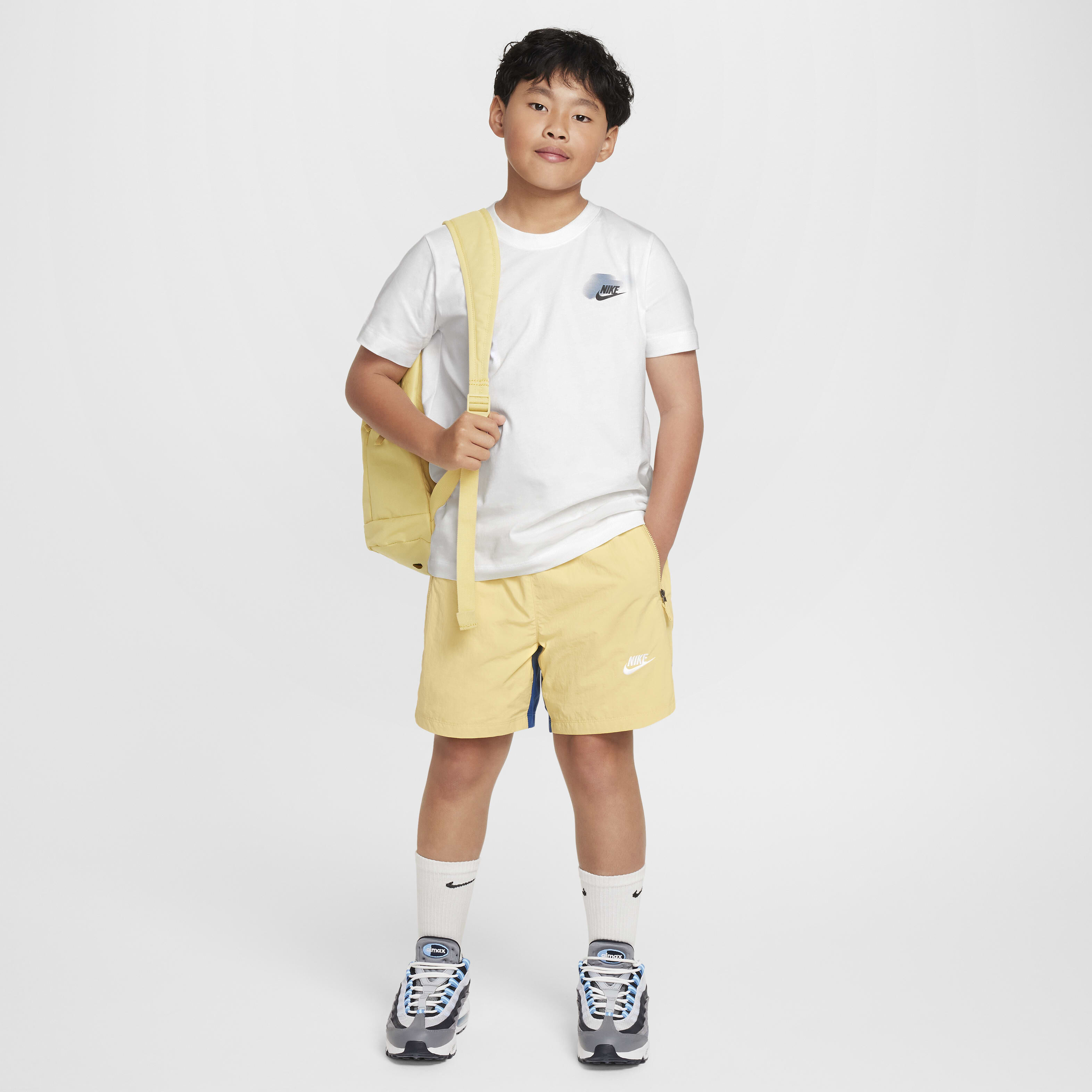 نايكي سبورتسوير ستاندرد ايشيو image number 4