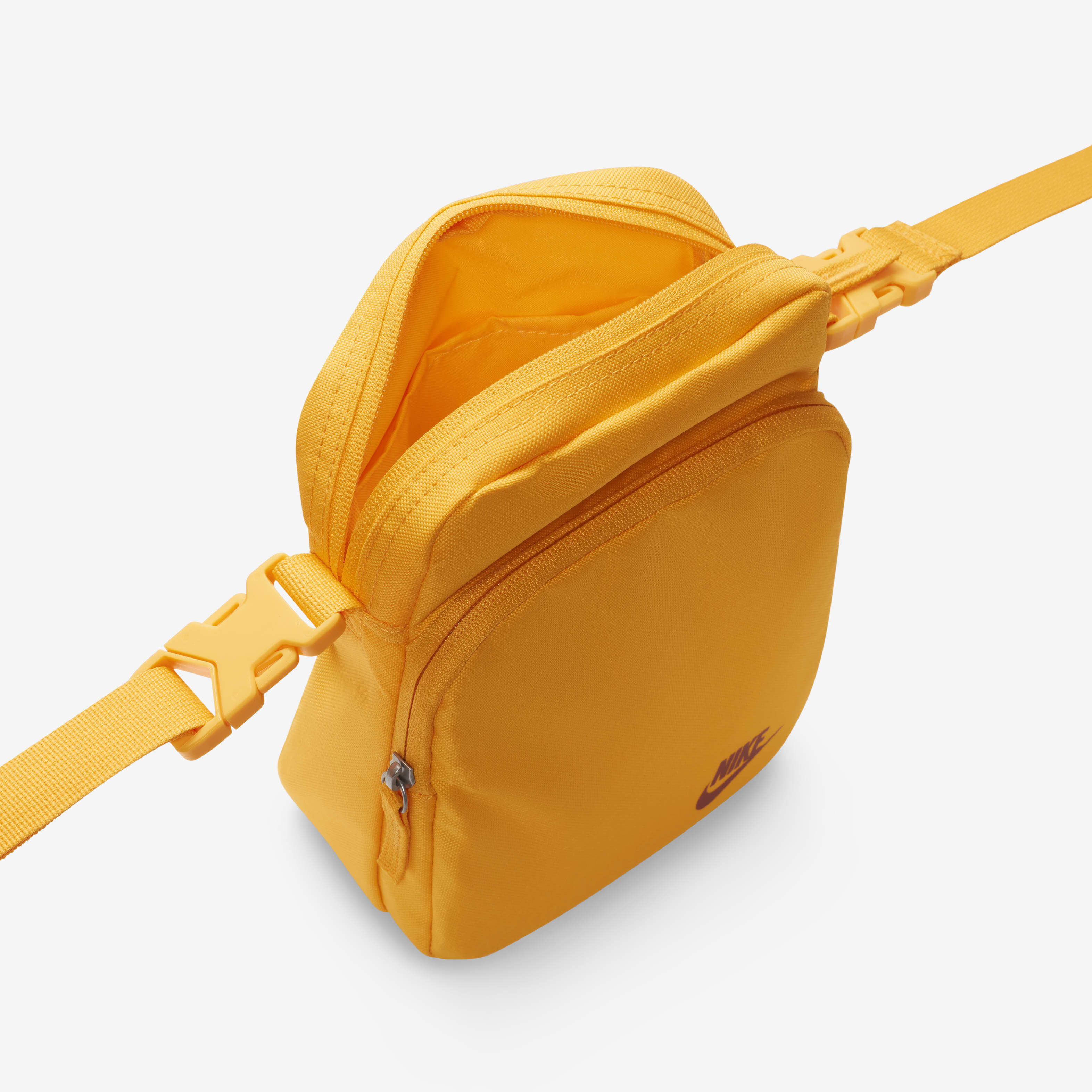 Nike Heritage image number 4