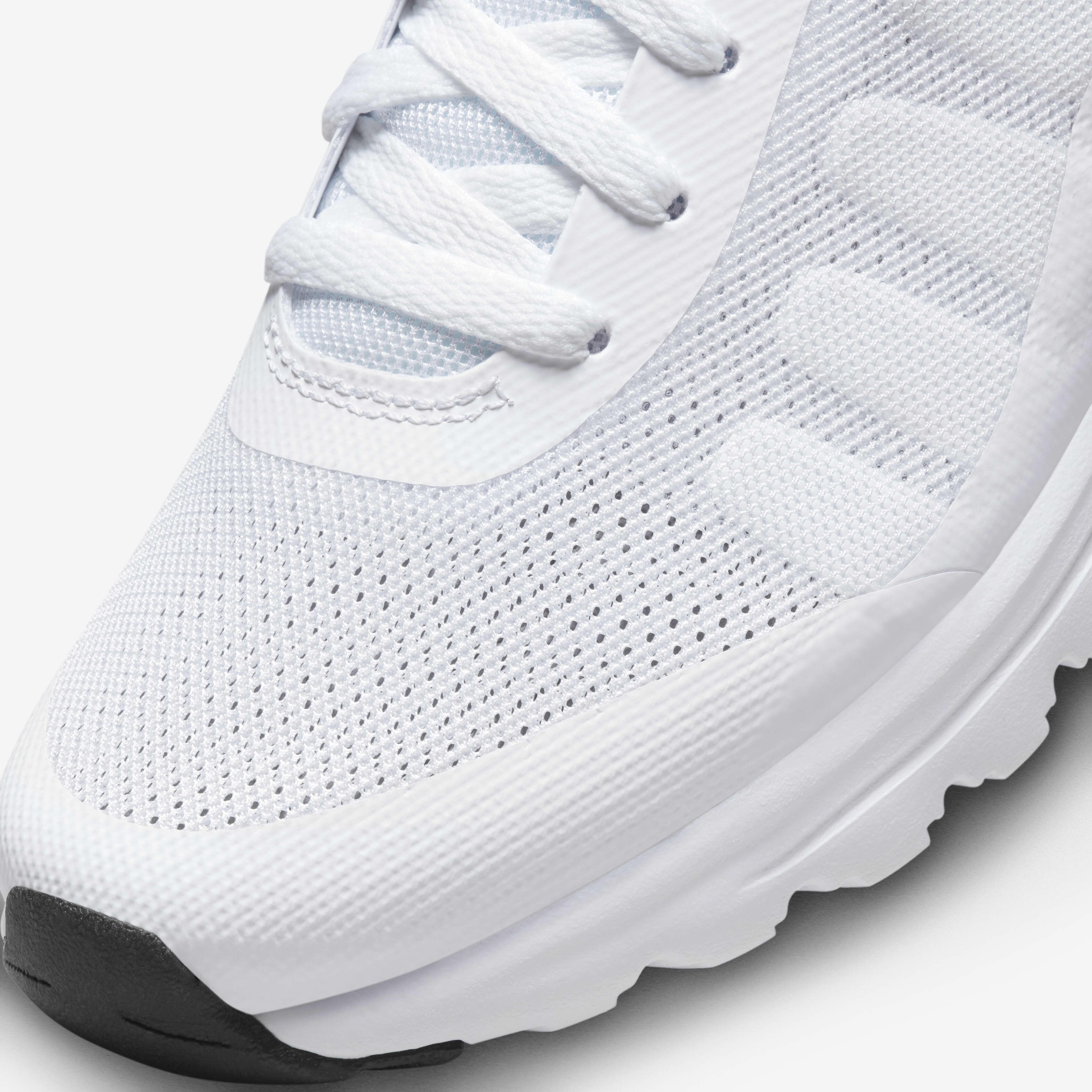 Air max invigor silver on sale