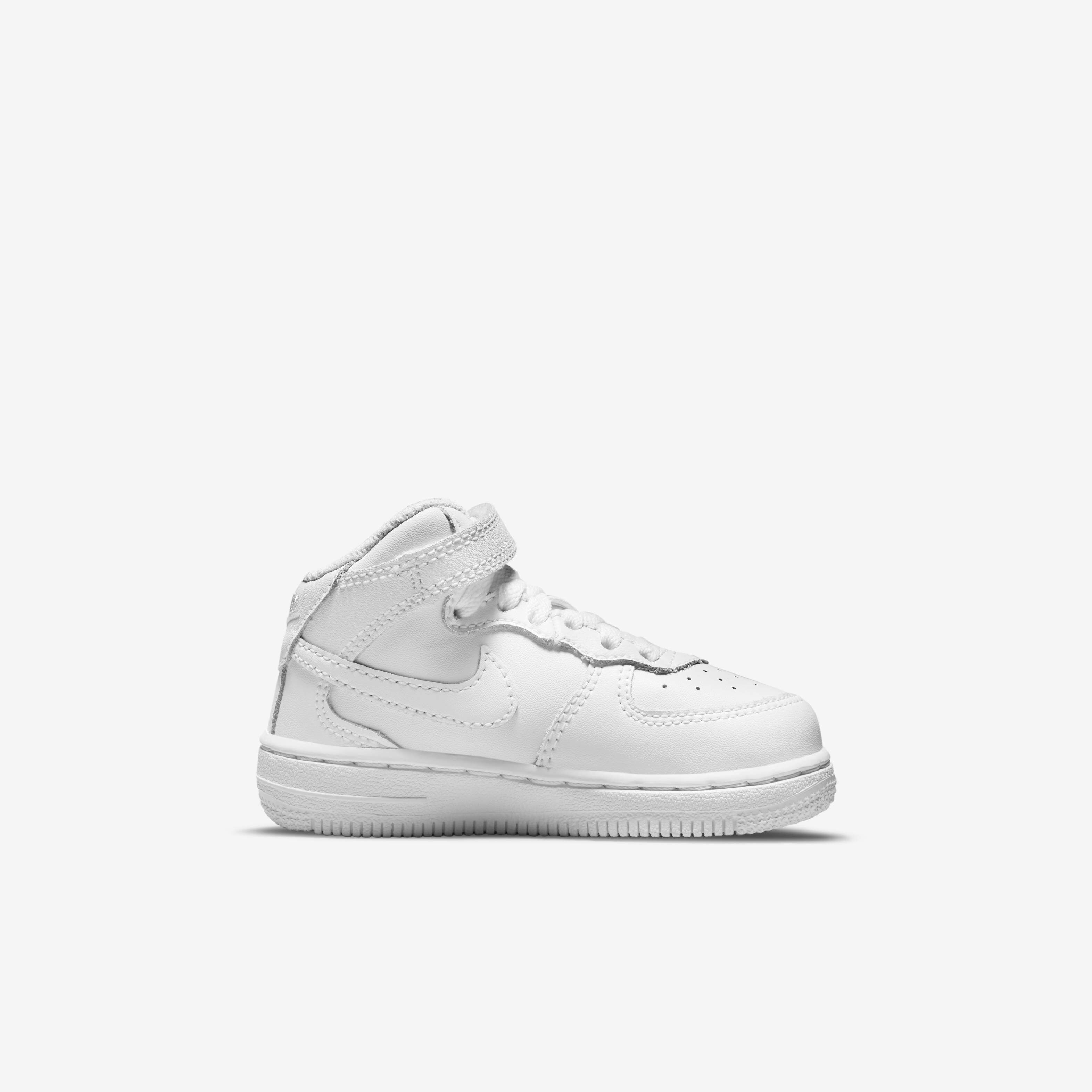 Nike Force 1 Mid LE image number 2