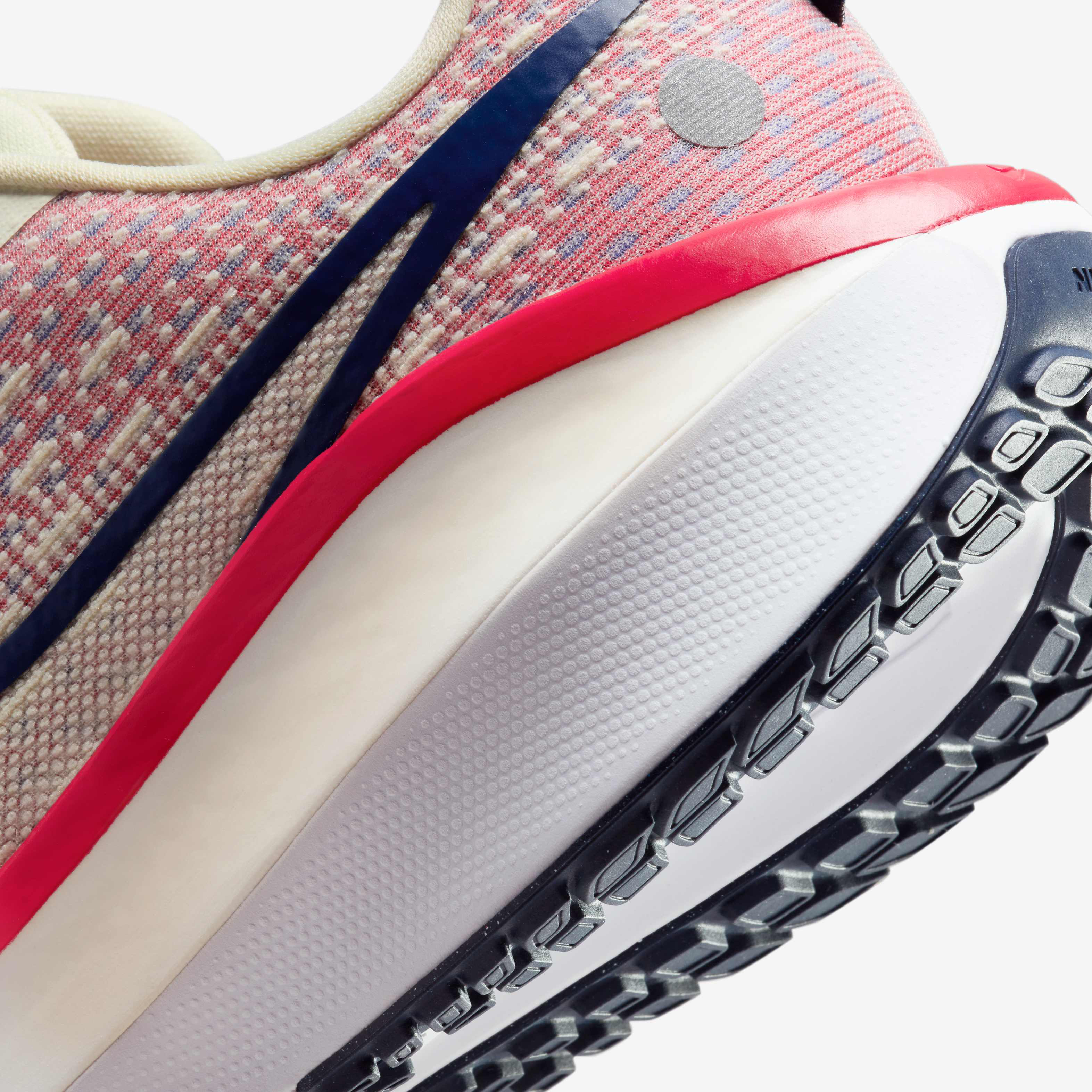 Nike Vomero 17 image number 8