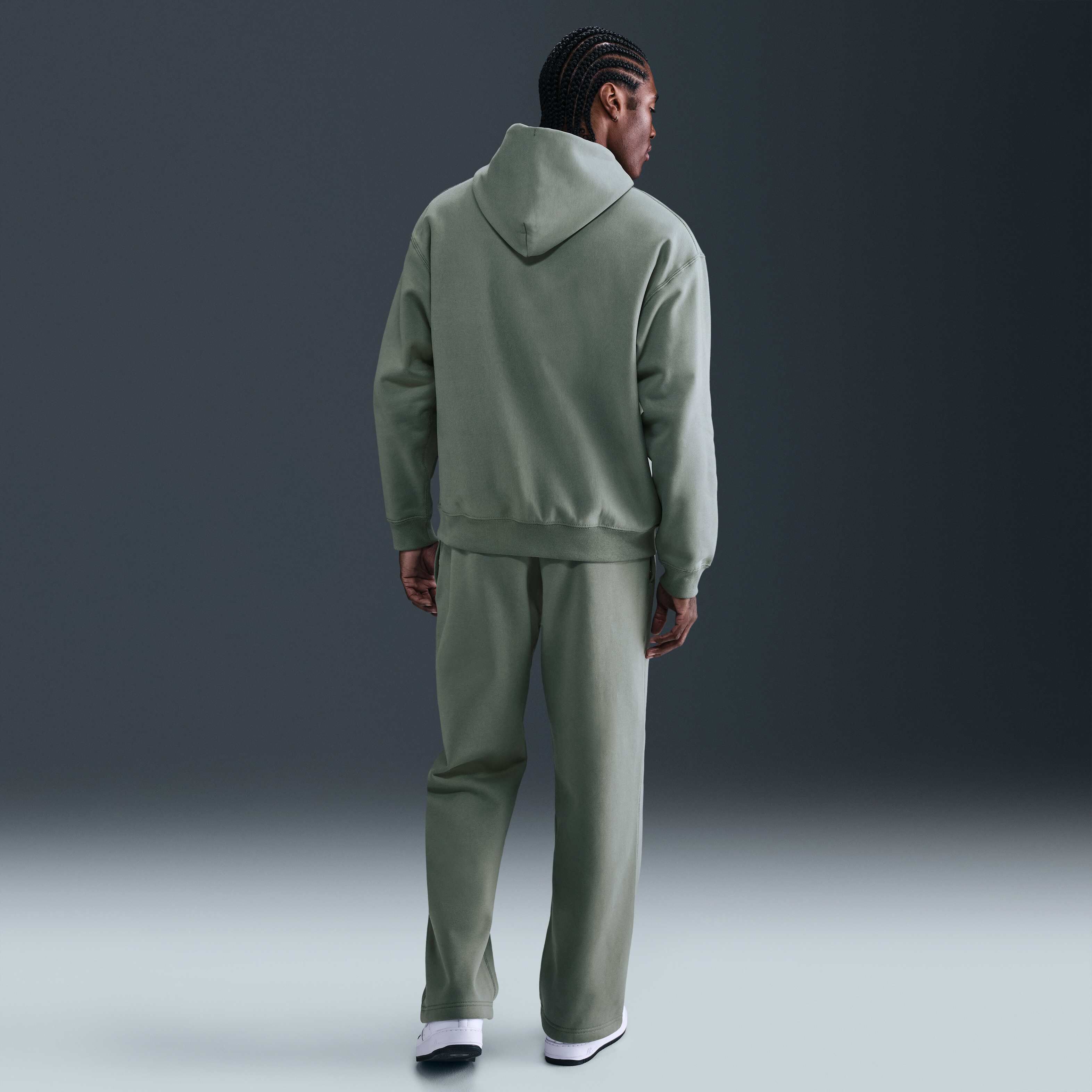 Nike Solo Swoosh image number 3