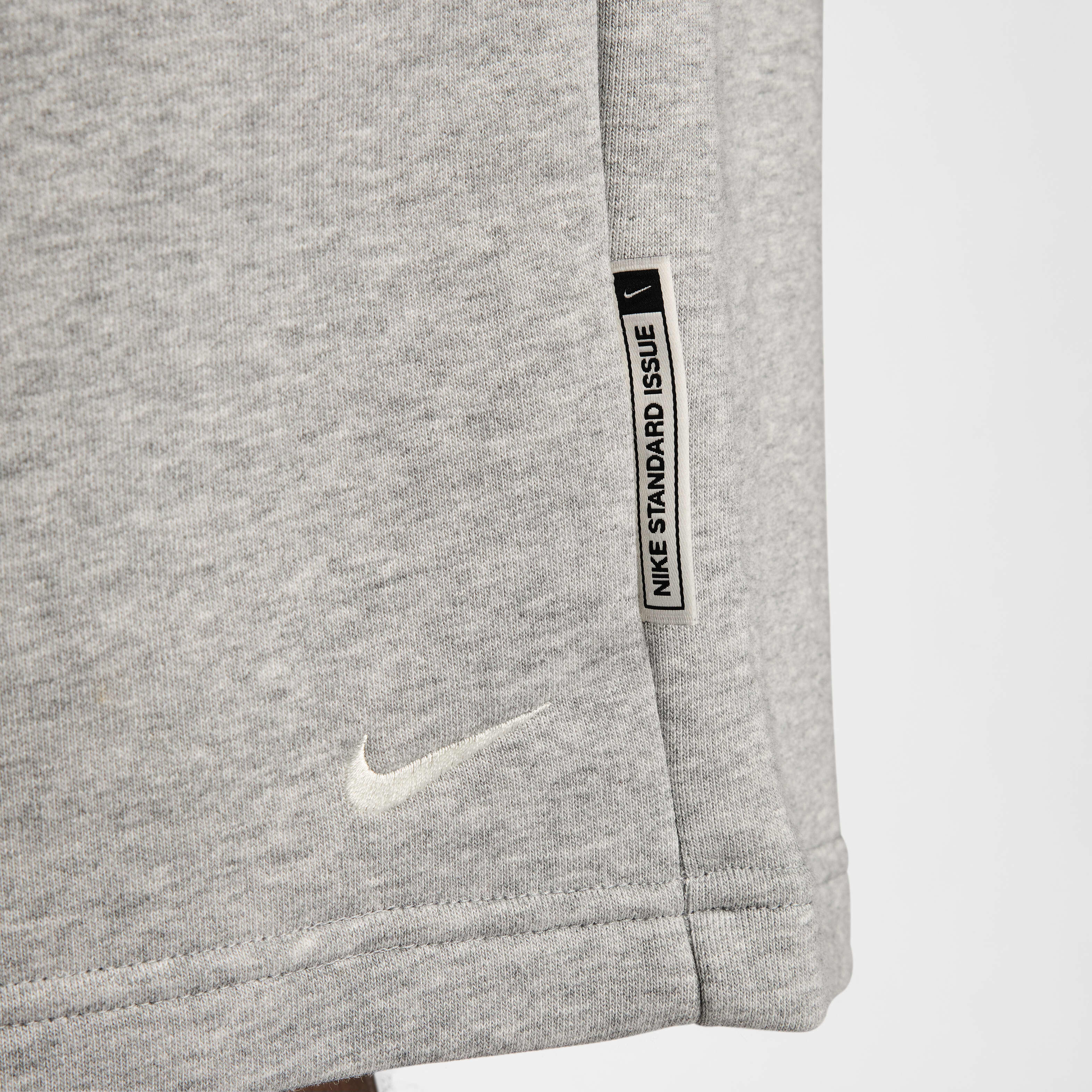 Nike Standard Issue image number 12
