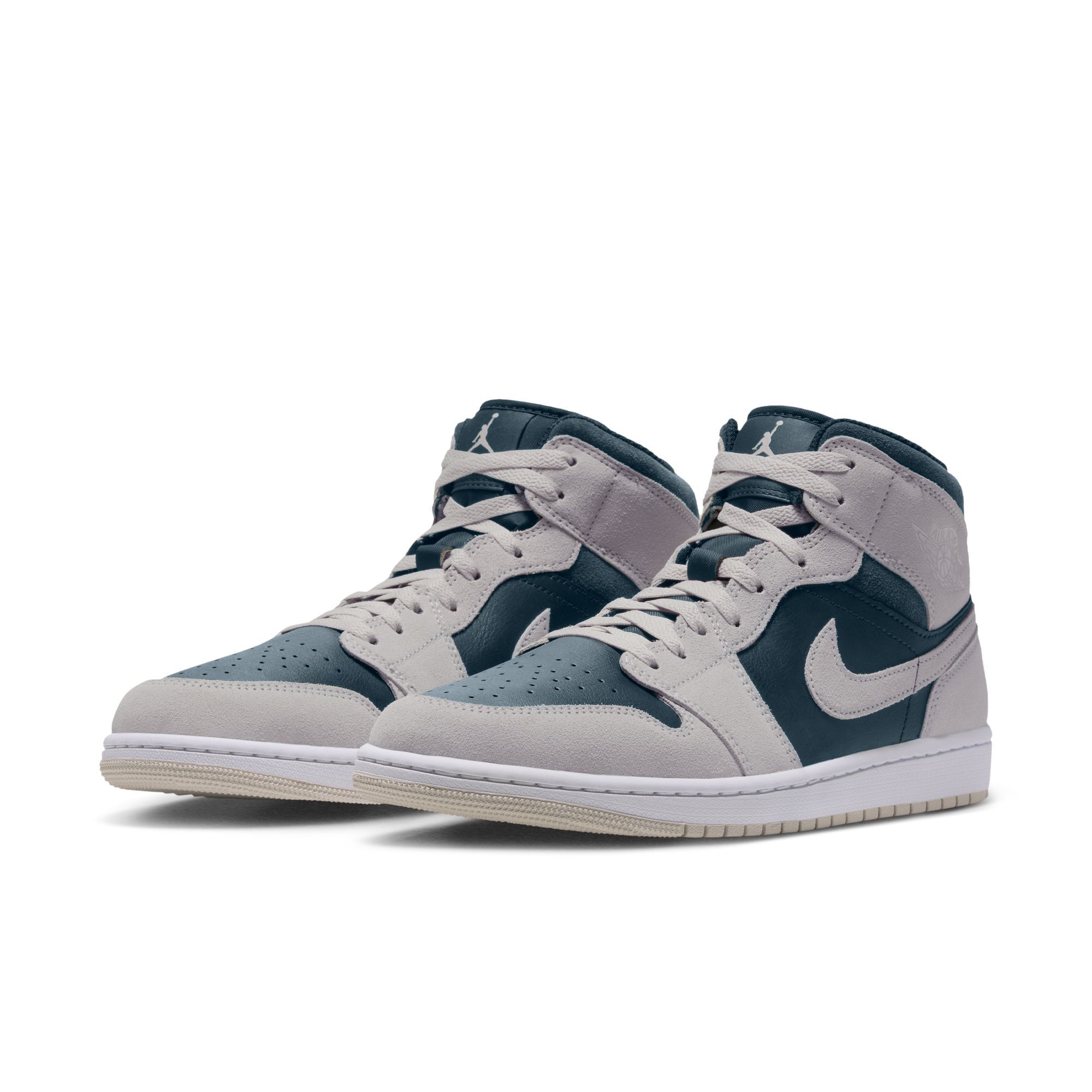 Air Jordan 1 Mid image number 2