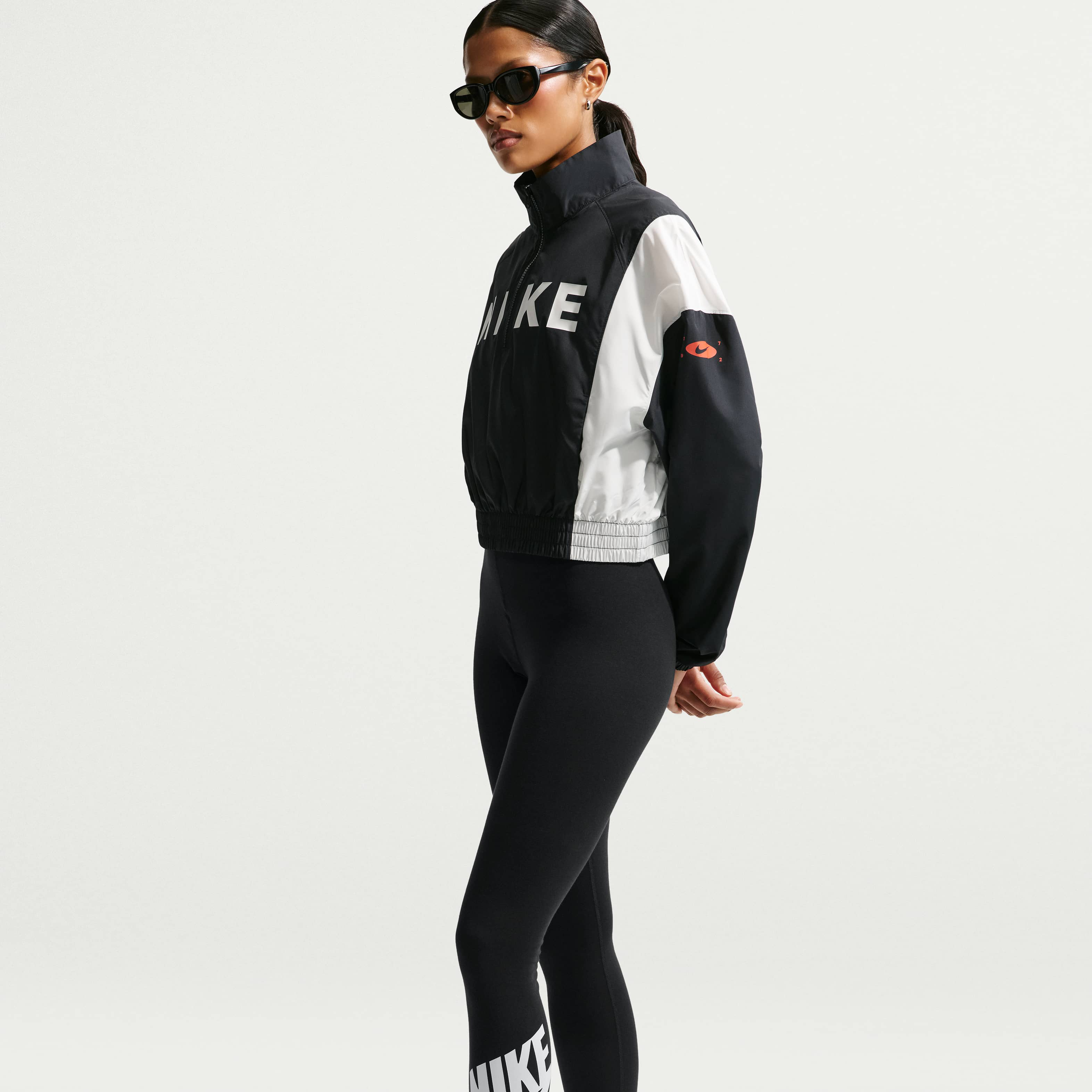 Nike Sportswear Classics image number 3