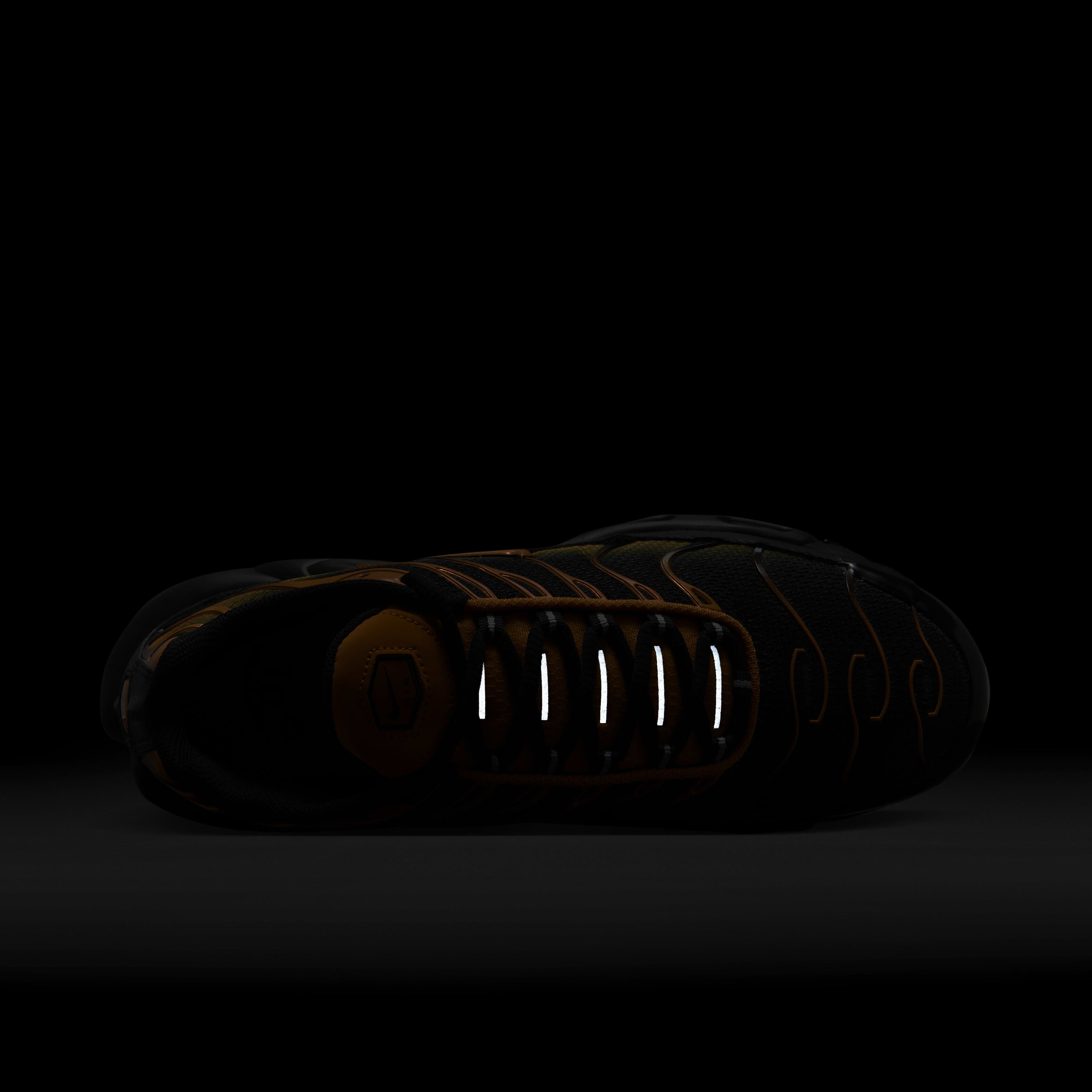 Nike Air Max Plus image number 8