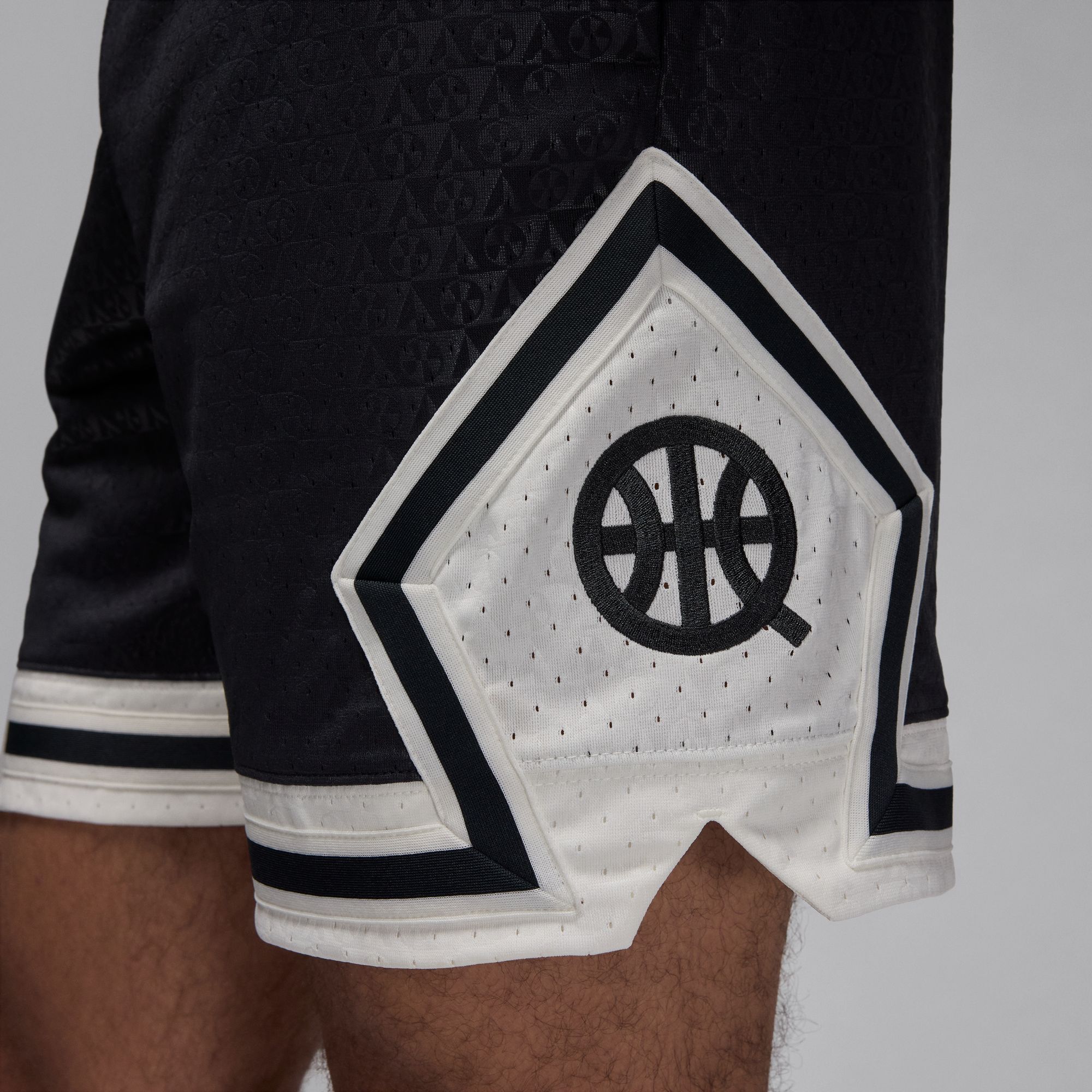Buy Jordan Quai 54 Men's Diamond Shorts - Off Noir/Sail/Off Buy Jordan Quai 54 Men's Diamond Shorts - Off Noir/Sail/Off