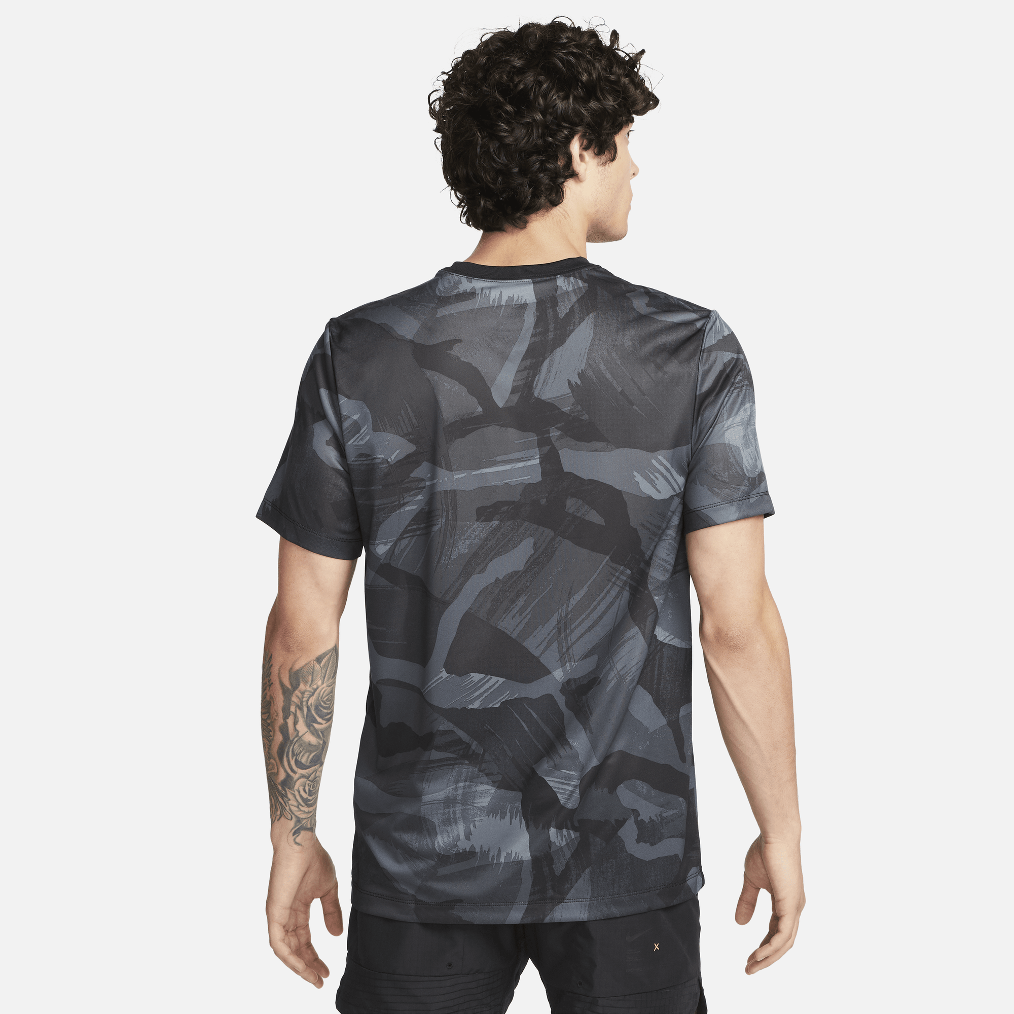 Shop Dri FIT Legend Men s Camo Fitness T Shirt Nike KSA