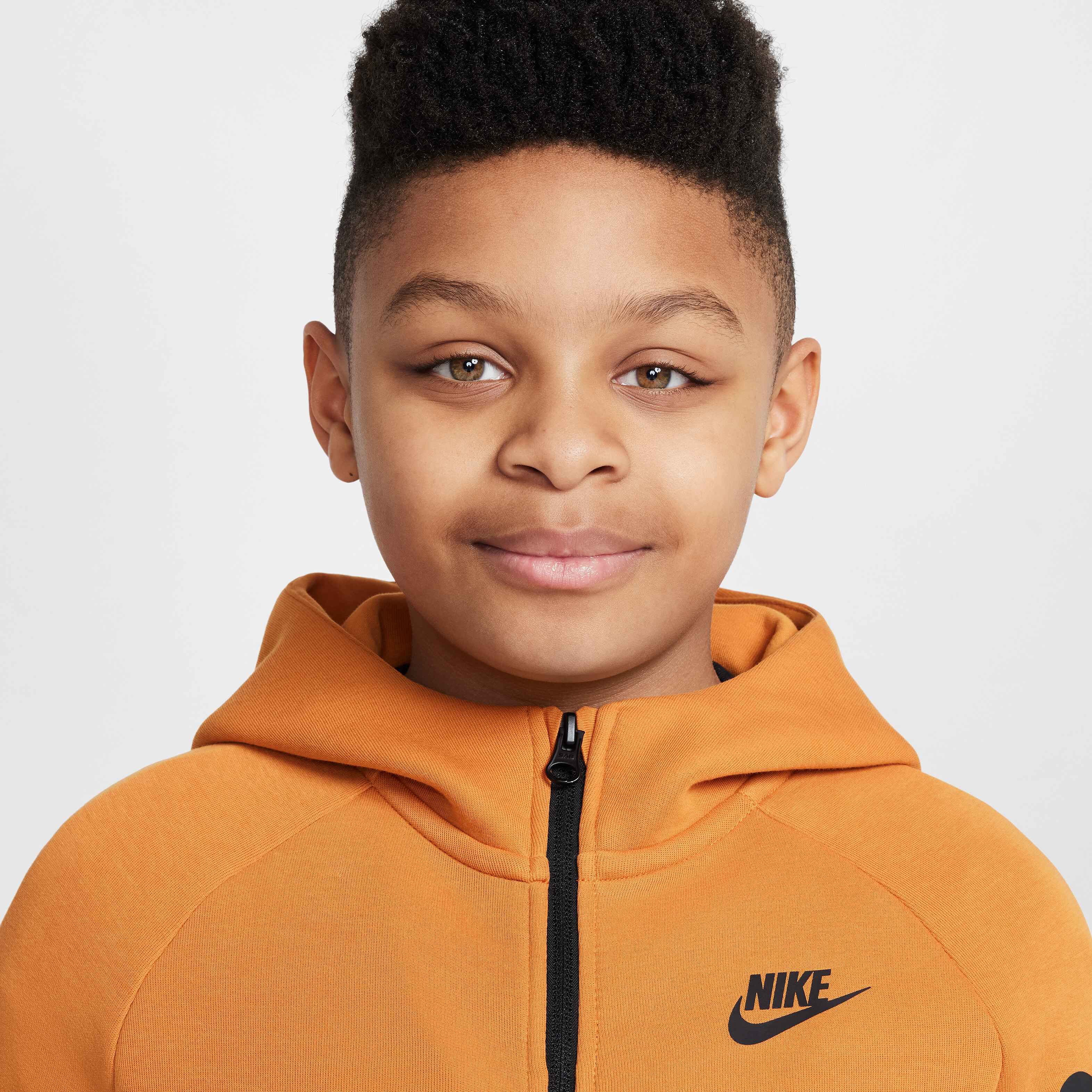 Nike Sportswear Tech Fleece image number 2