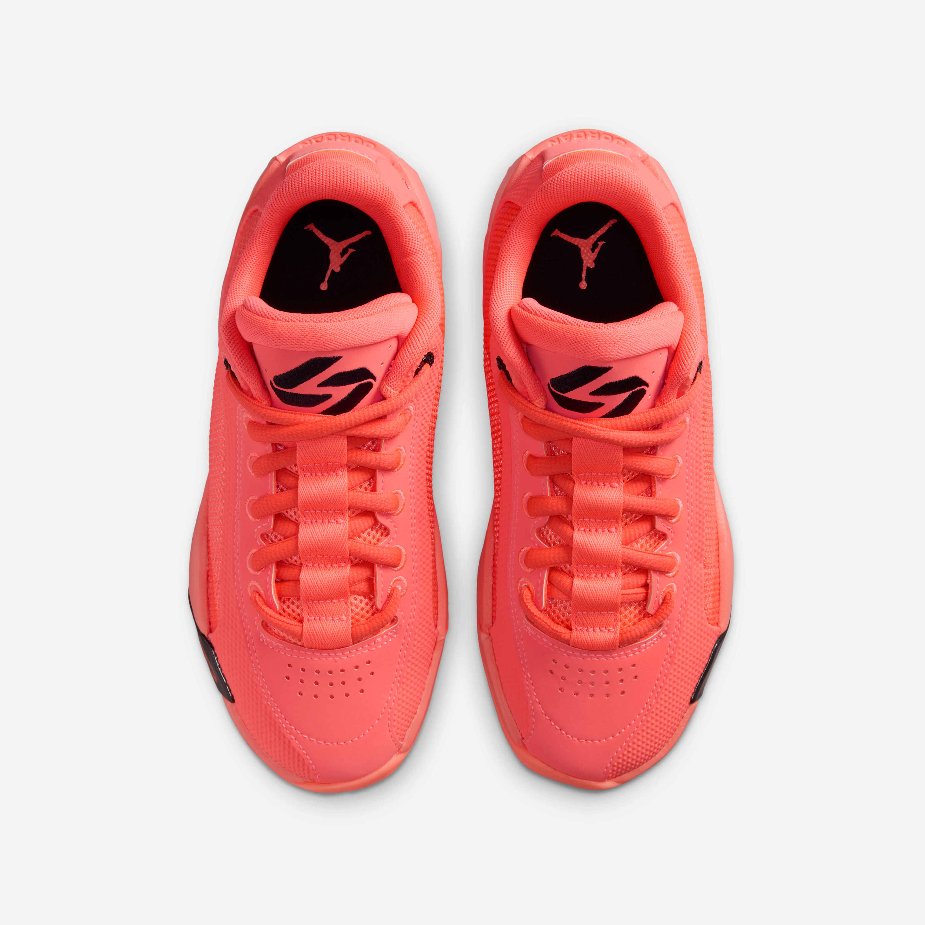 Luka .77 'Navidor' image number 3