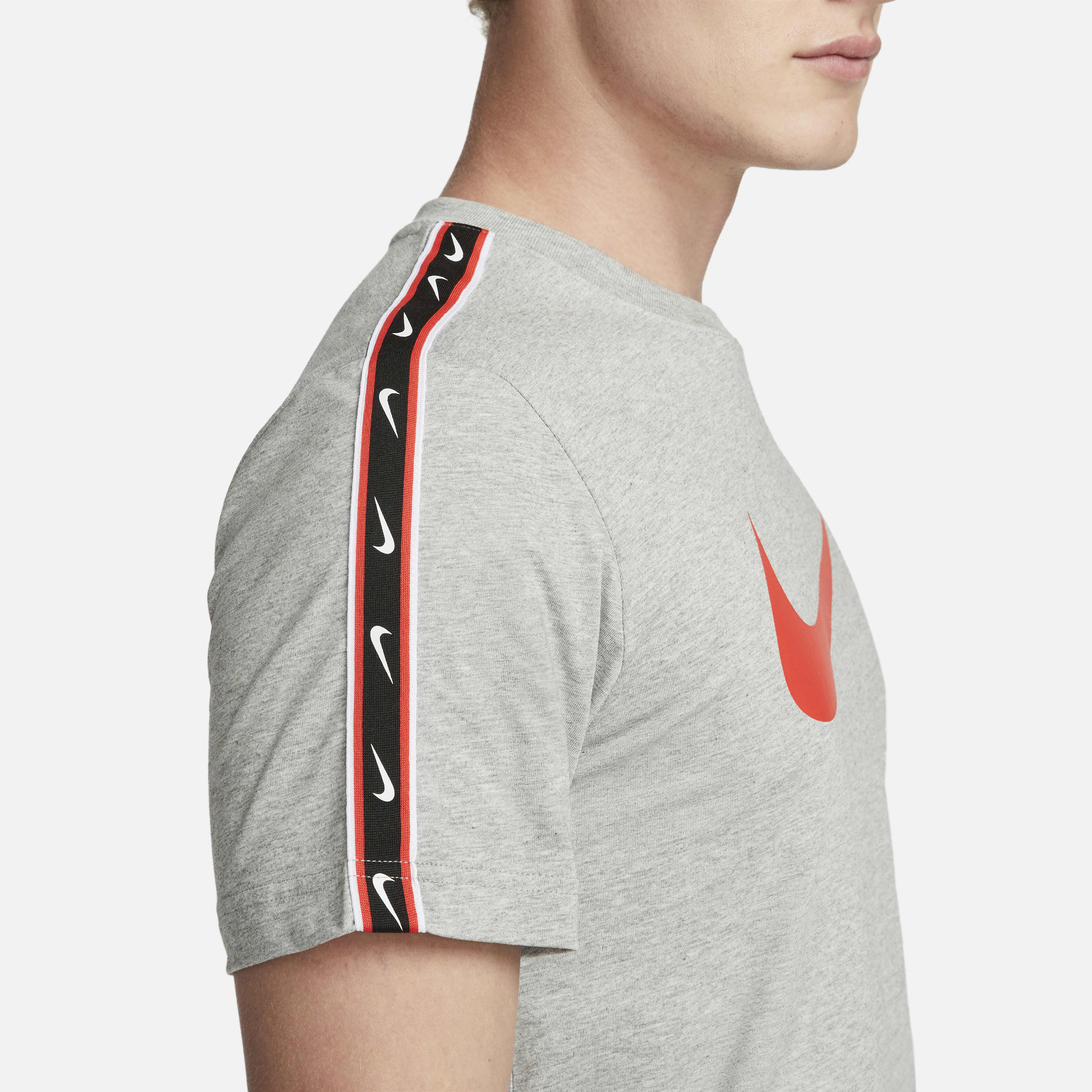 Nike Sportswear Repeat image number 3