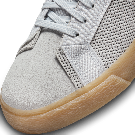 Nike sb zoom 2025 blazer low summit white