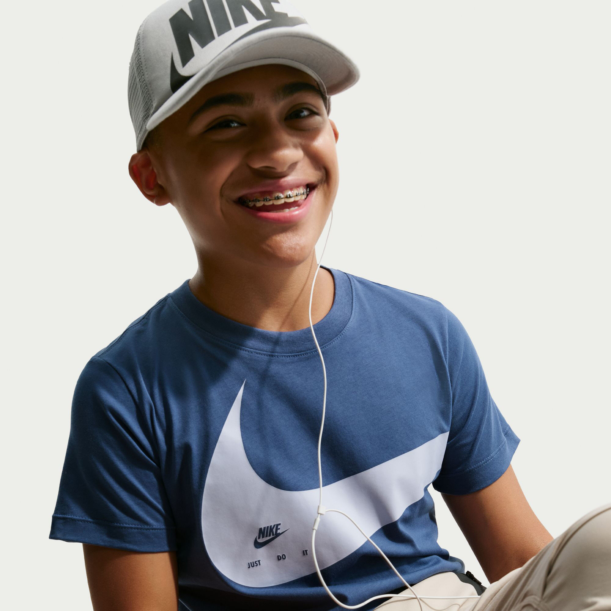 Nike Sportswear Club image number 4