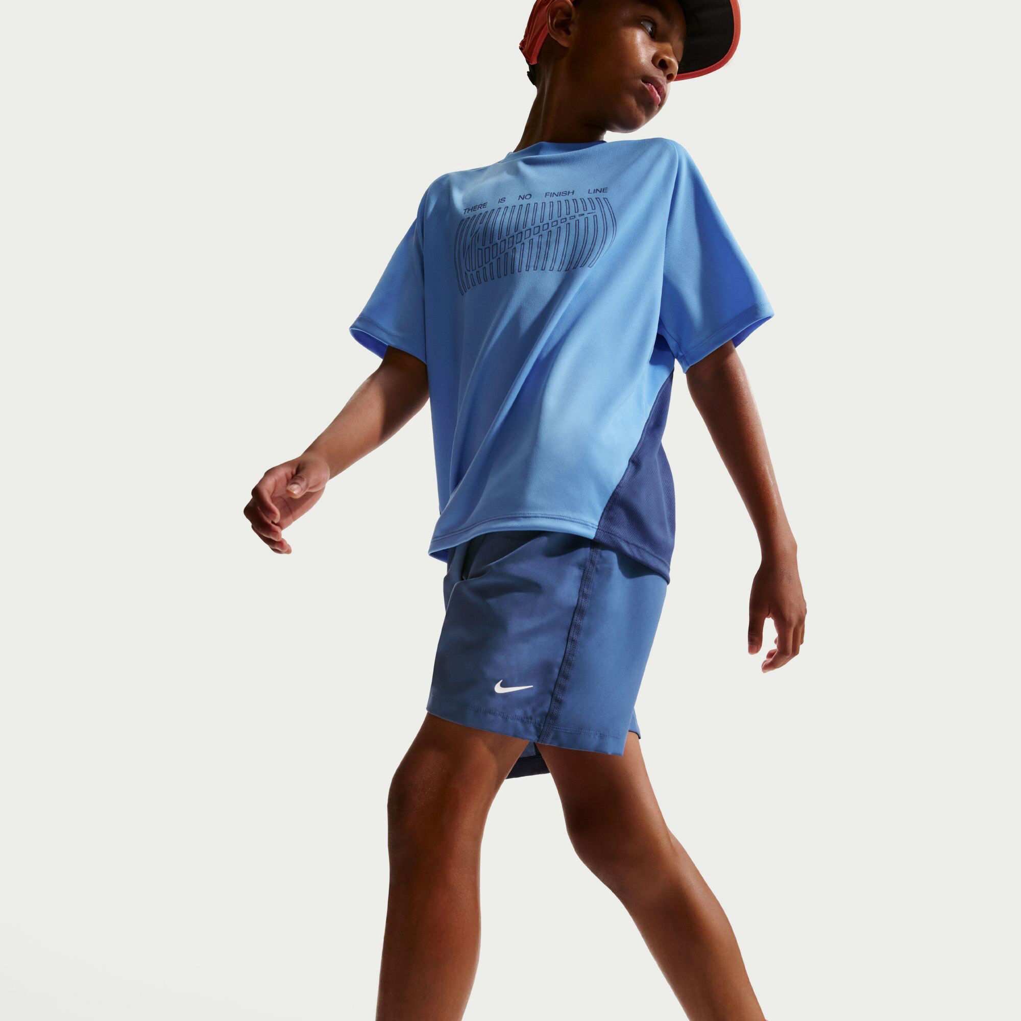 نايكي ملتي image number 4