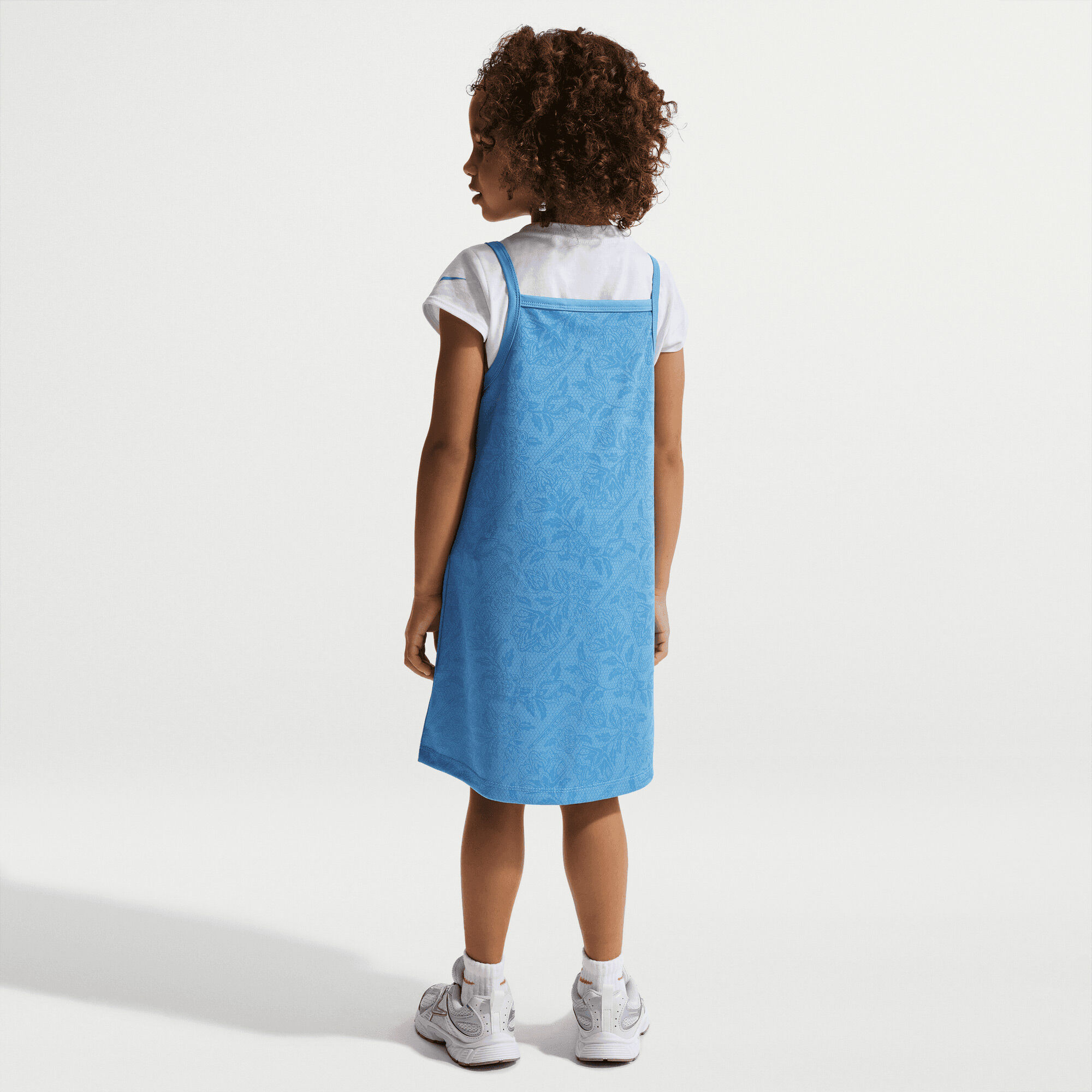 نايكي موف ويث نايتشر image number 1