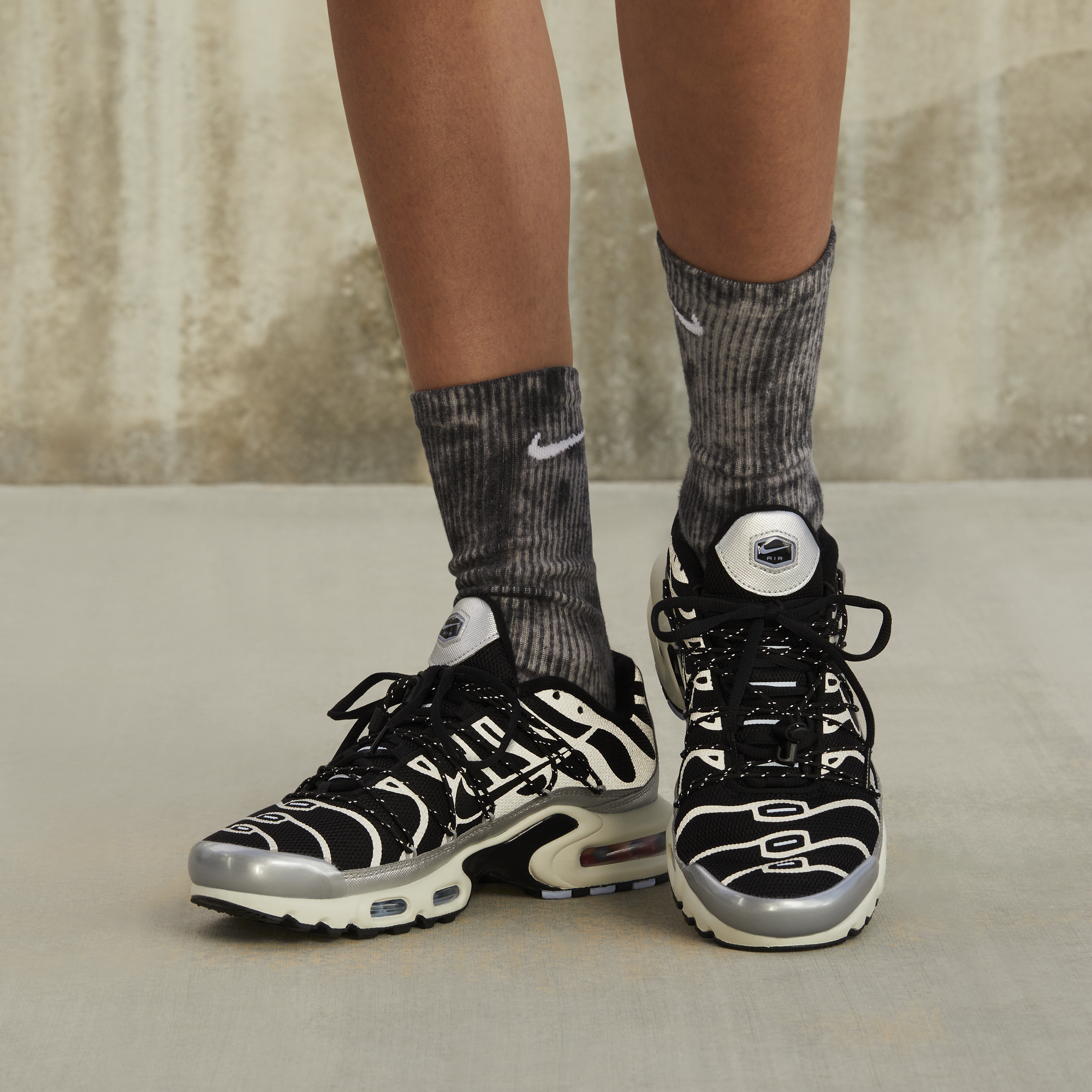 Nike air max shoes under 2000 sales