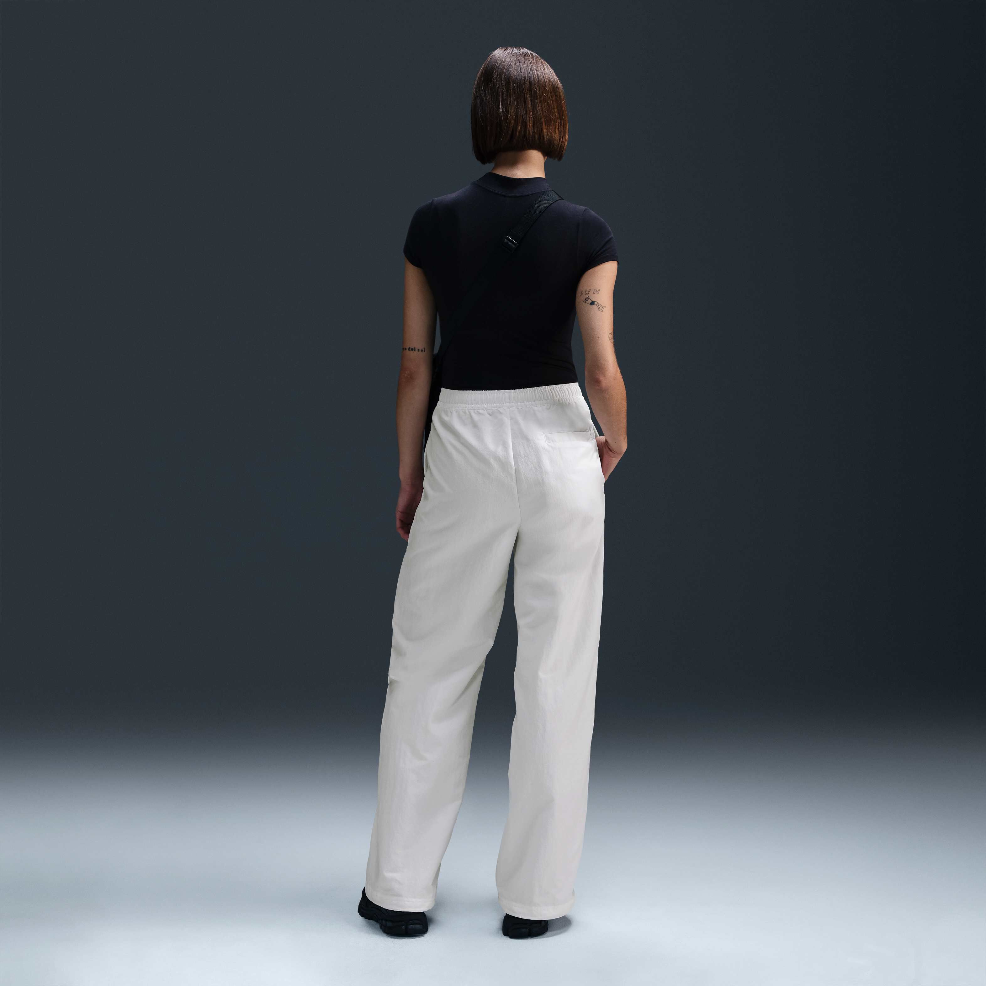 نايكي سبورتسوير ايفريثنج ووفنز image number 3