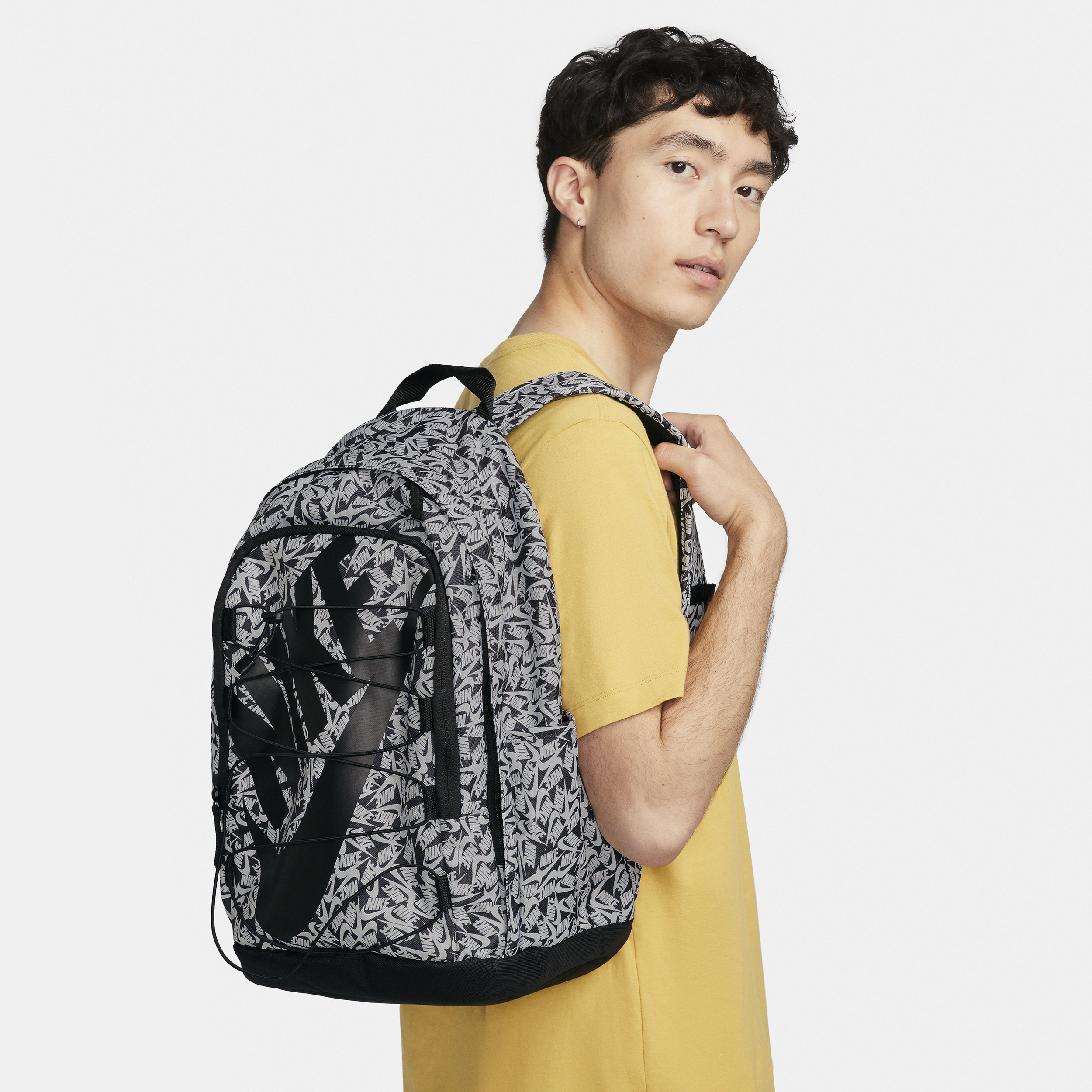 Shop Hayward Backpack 26L Nike KSA