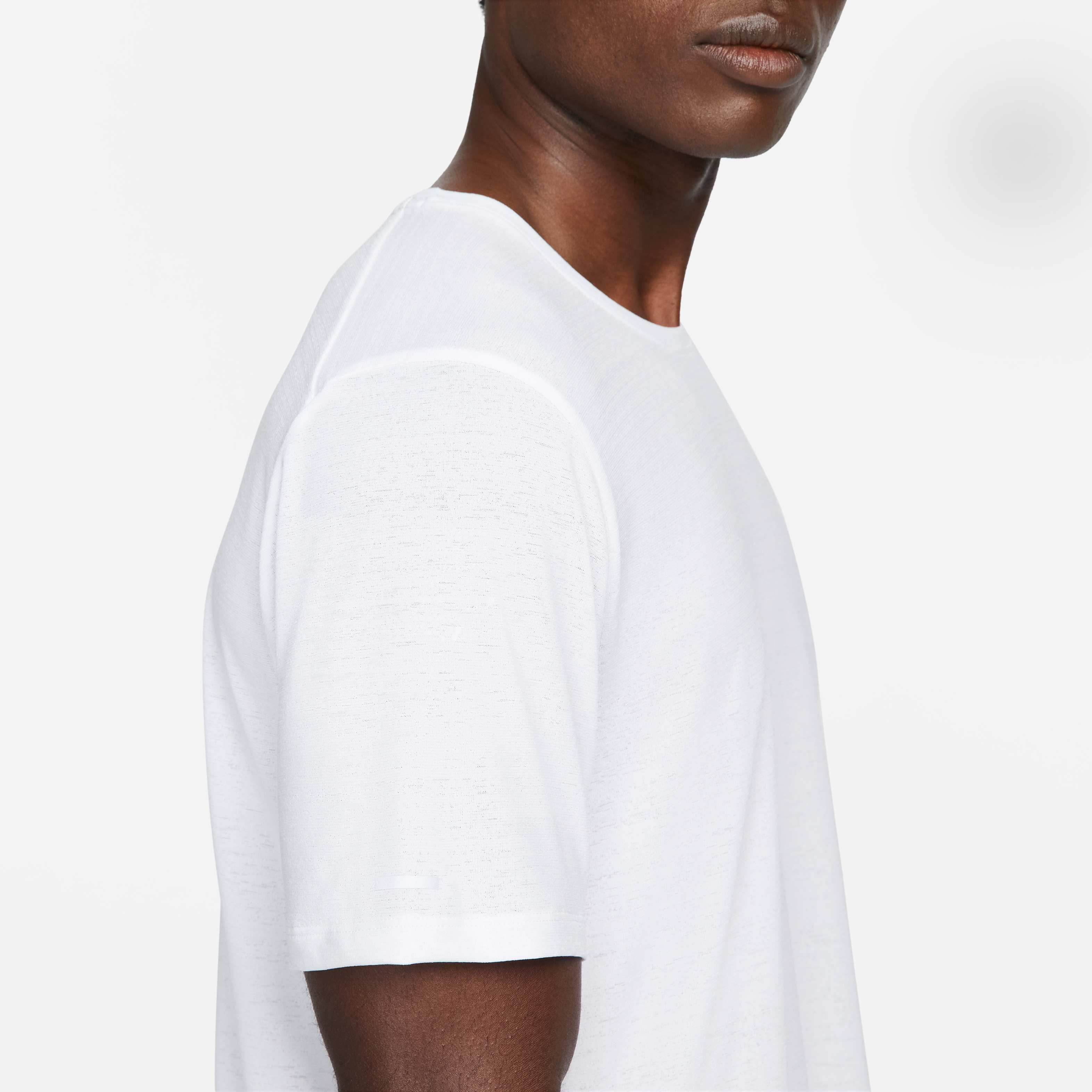 Nike Dri-FIT Miler image number 4