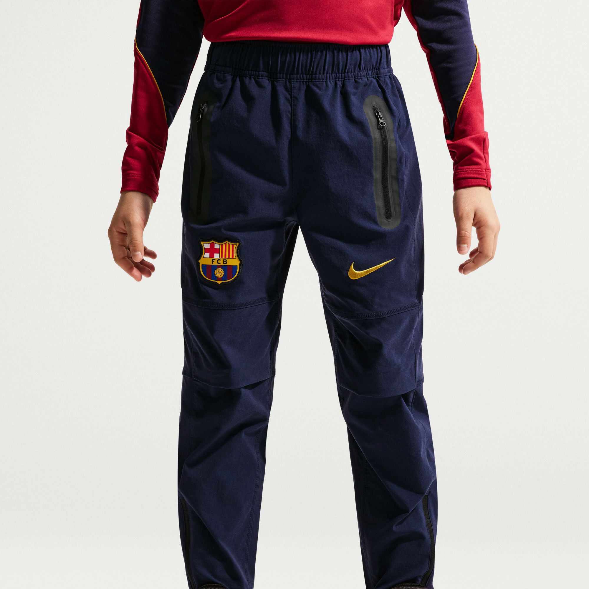 برشلونة تك image number 3