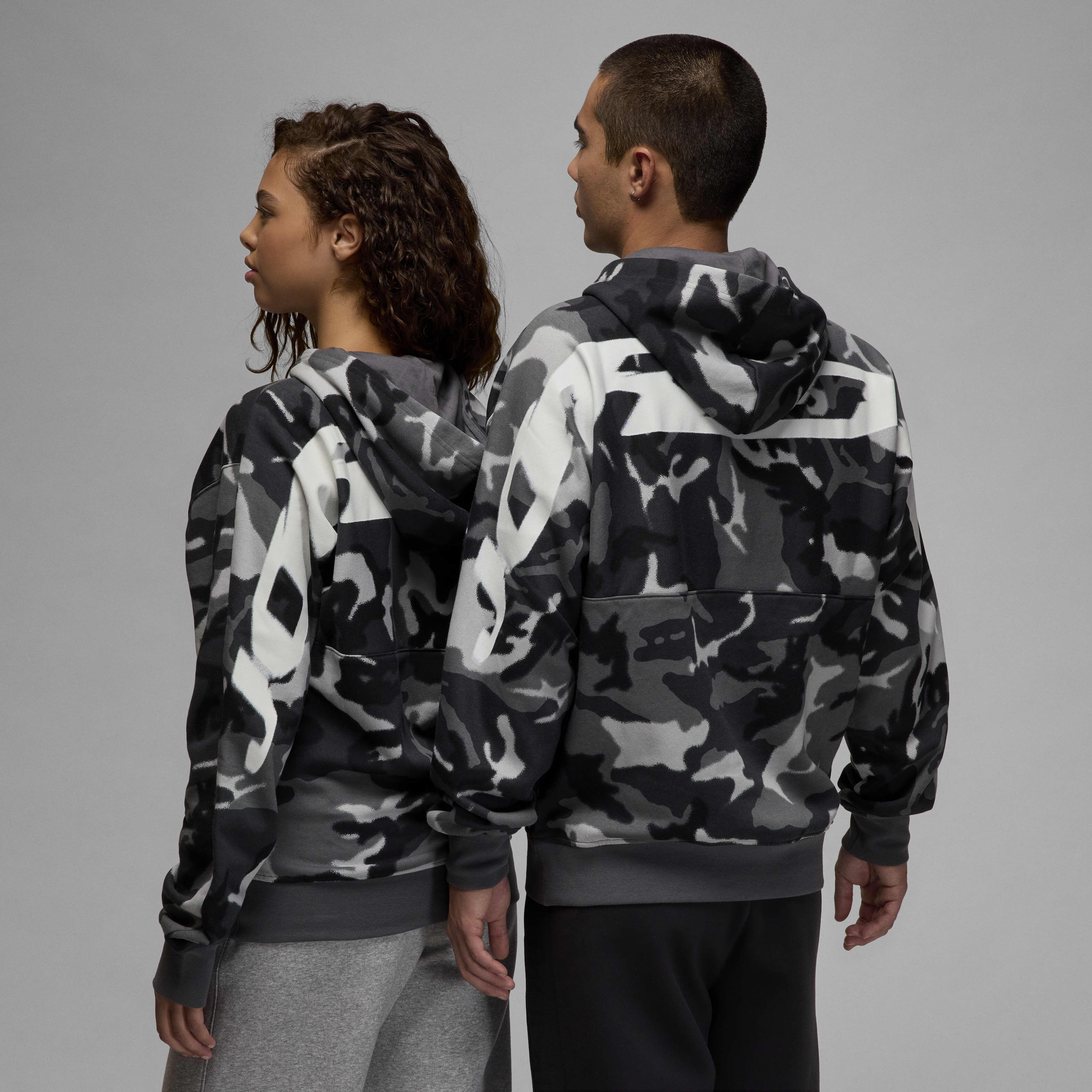 جوردن ام في بي image number 1