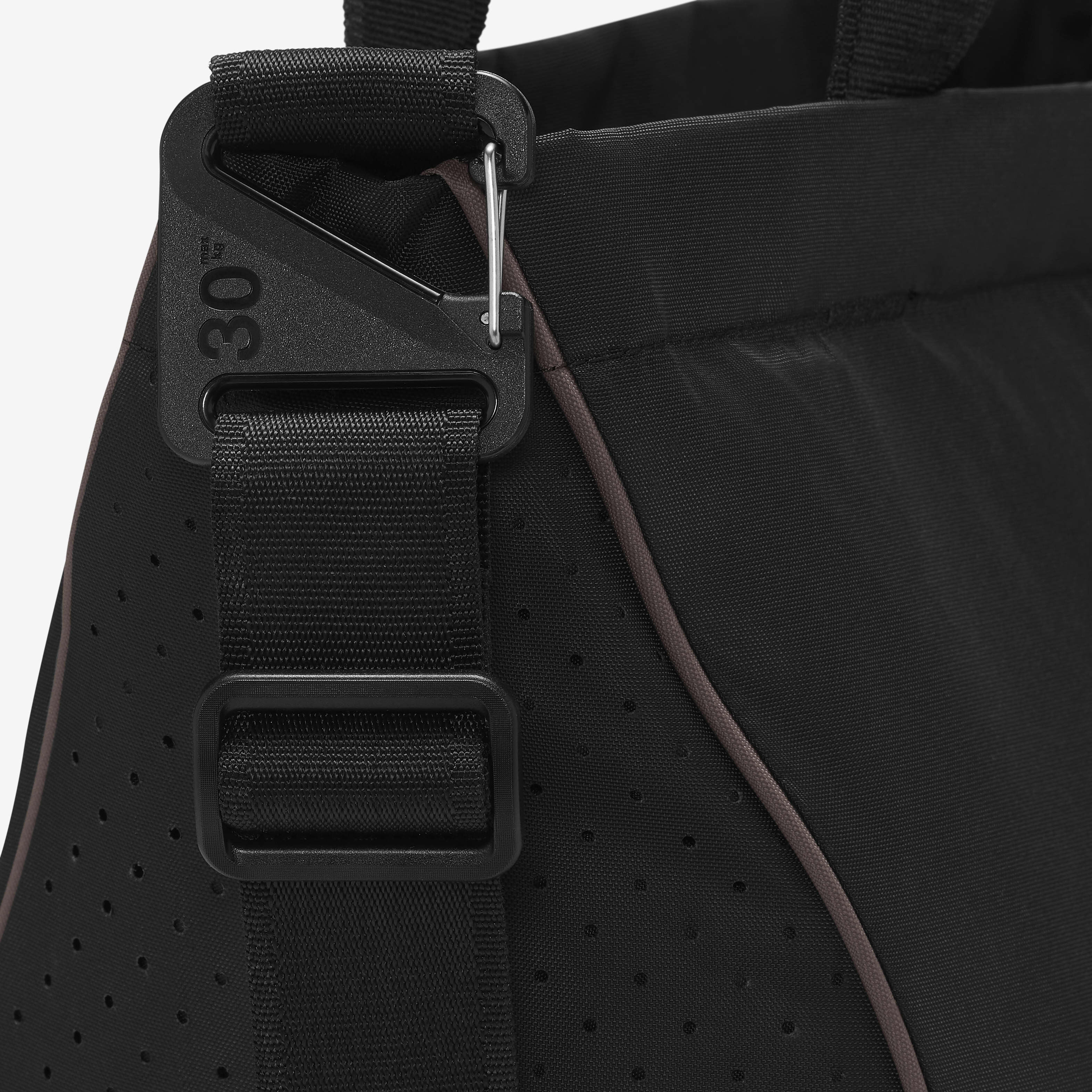 ★送料無料★NIKEナイキNSW ESSENTIALS TOTE DJ9795-010 Nike Essential Tote Black & Ironstone | END. (JP)