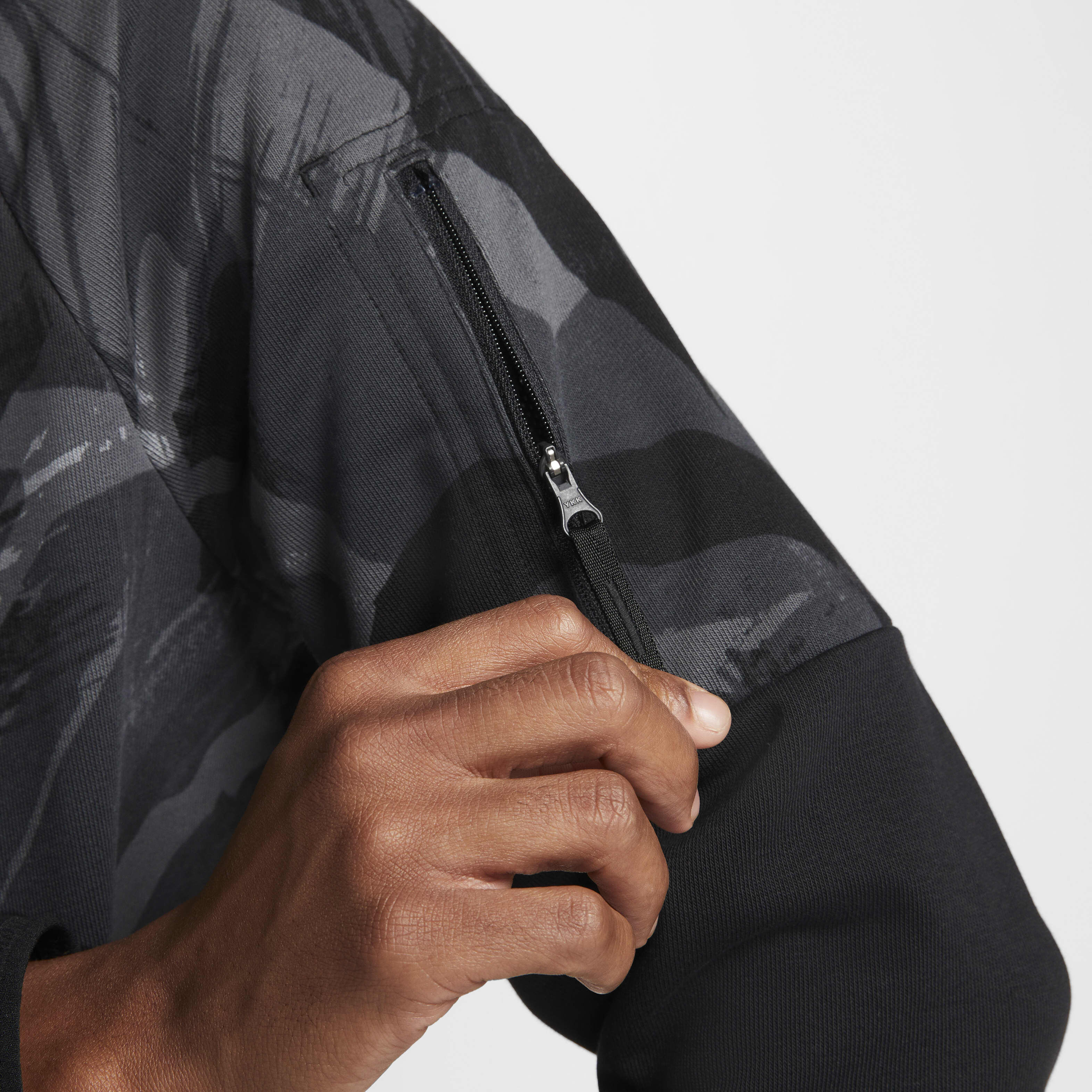 Nike Dri-FIT Fleece image number 3