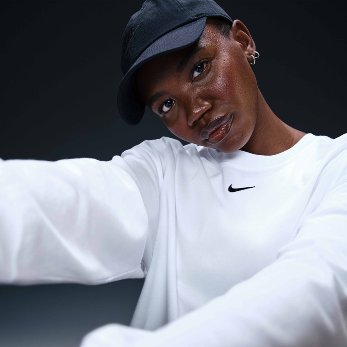 Nike Sportswear Essential image number 2 Nike Sportswear Essential image number 2