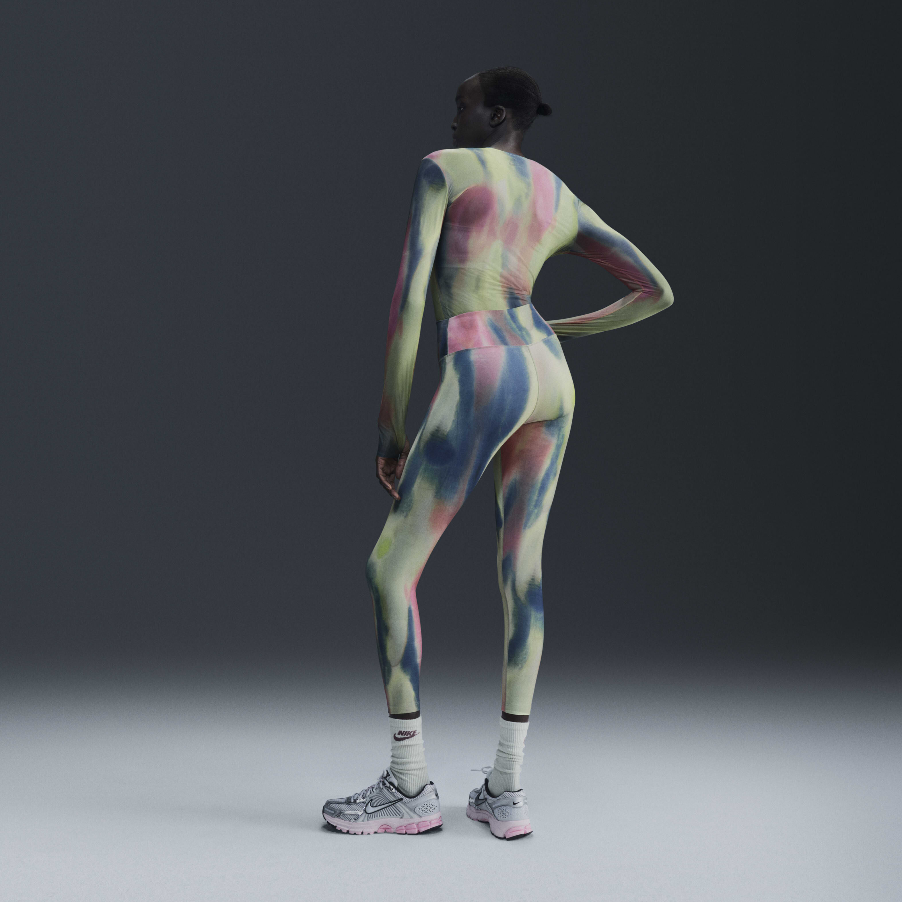 早割航空券 Nike Buy Women's Sheer Long-Sleeve Dri-FIT Collection Artist ヨガ・ピラティス