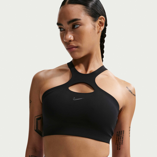 Nike Universa