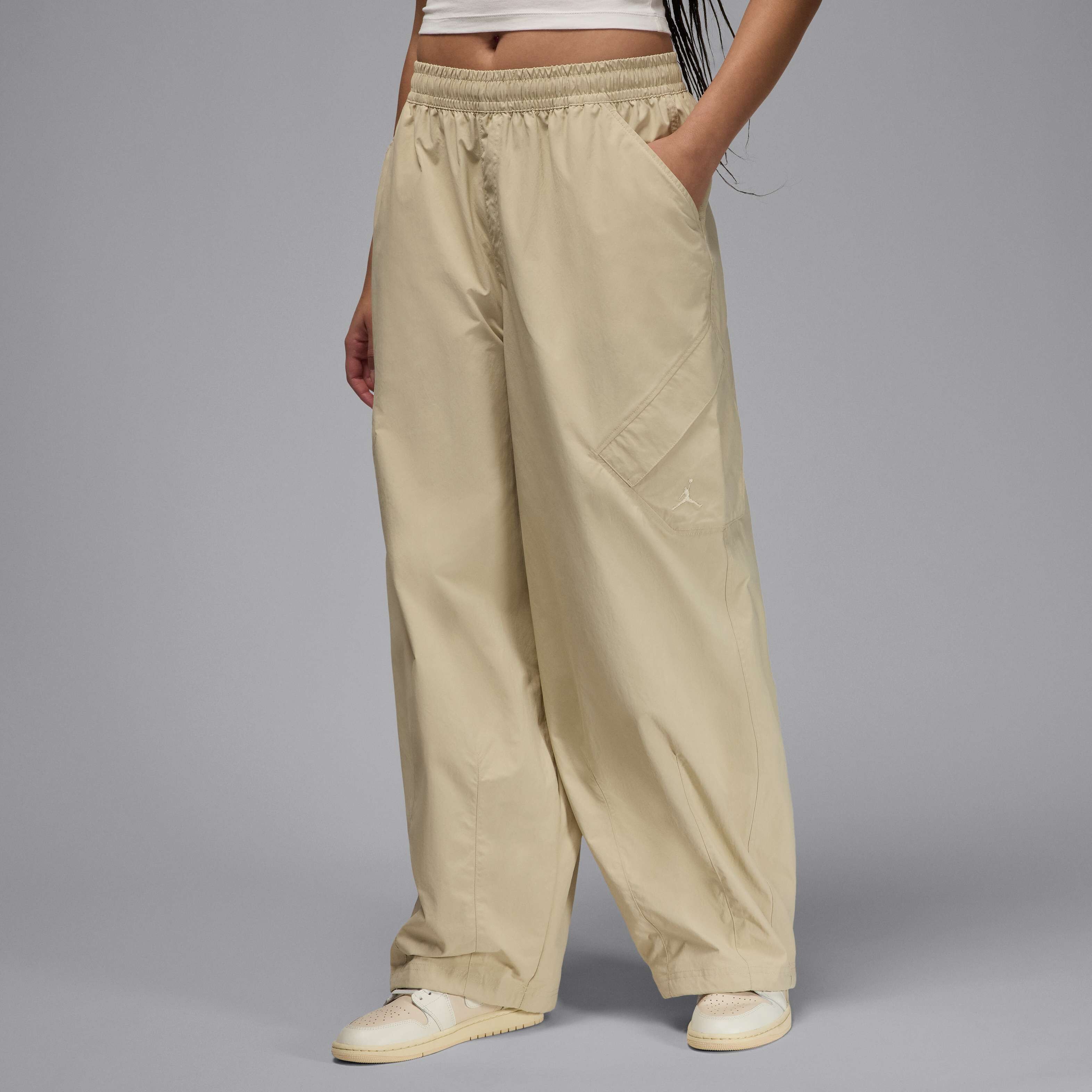パンツ Nike Jordan Flight Chicago Trousers Jordan Flight Chicago Women's Parachute Trousers. Nike ID