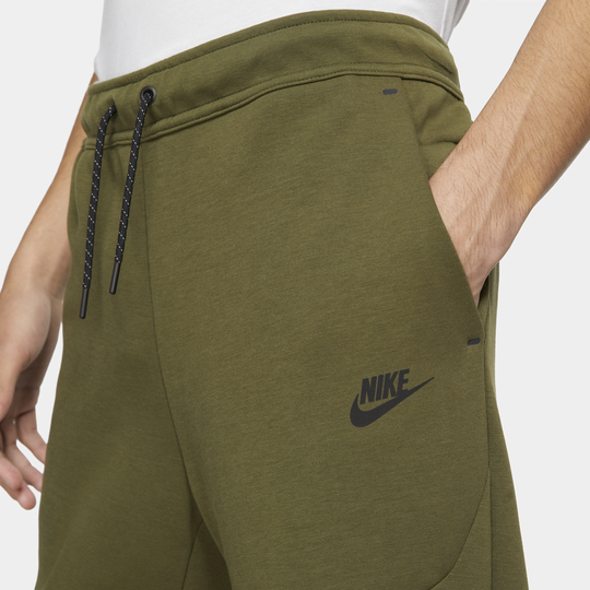 Men's nike top green joggers