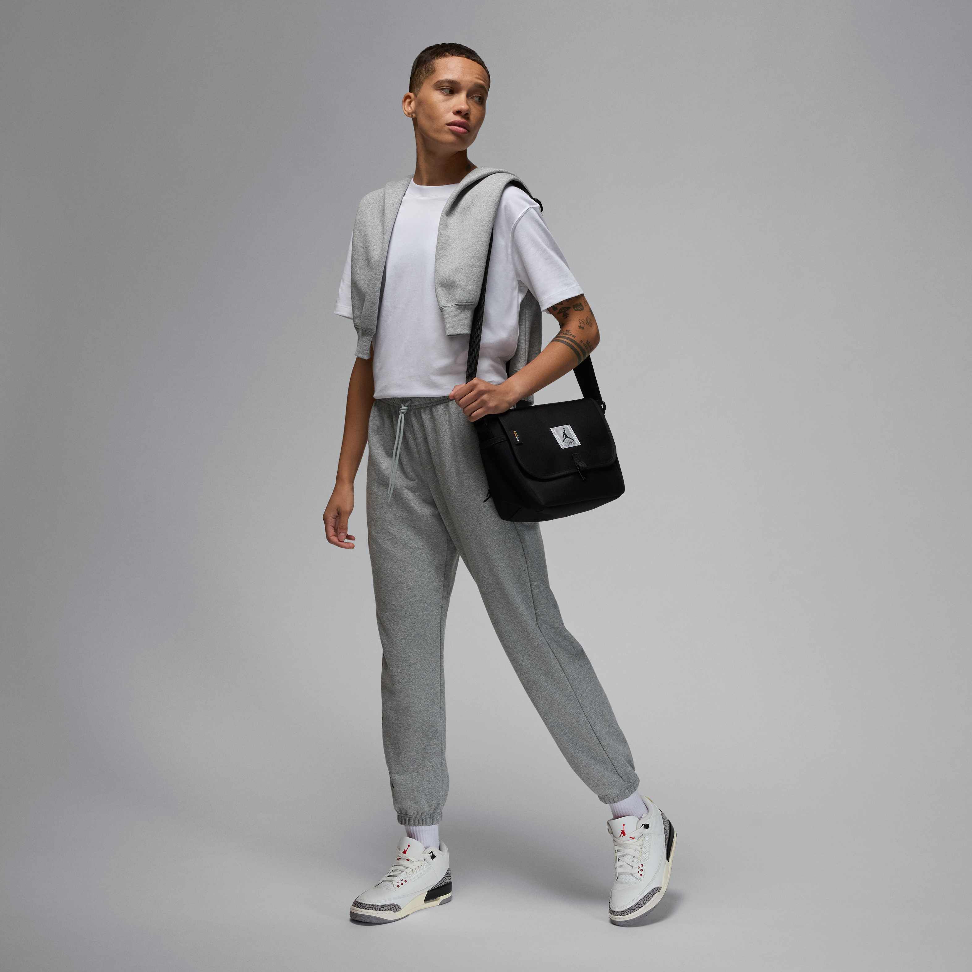 Jordan Essentials image number 4