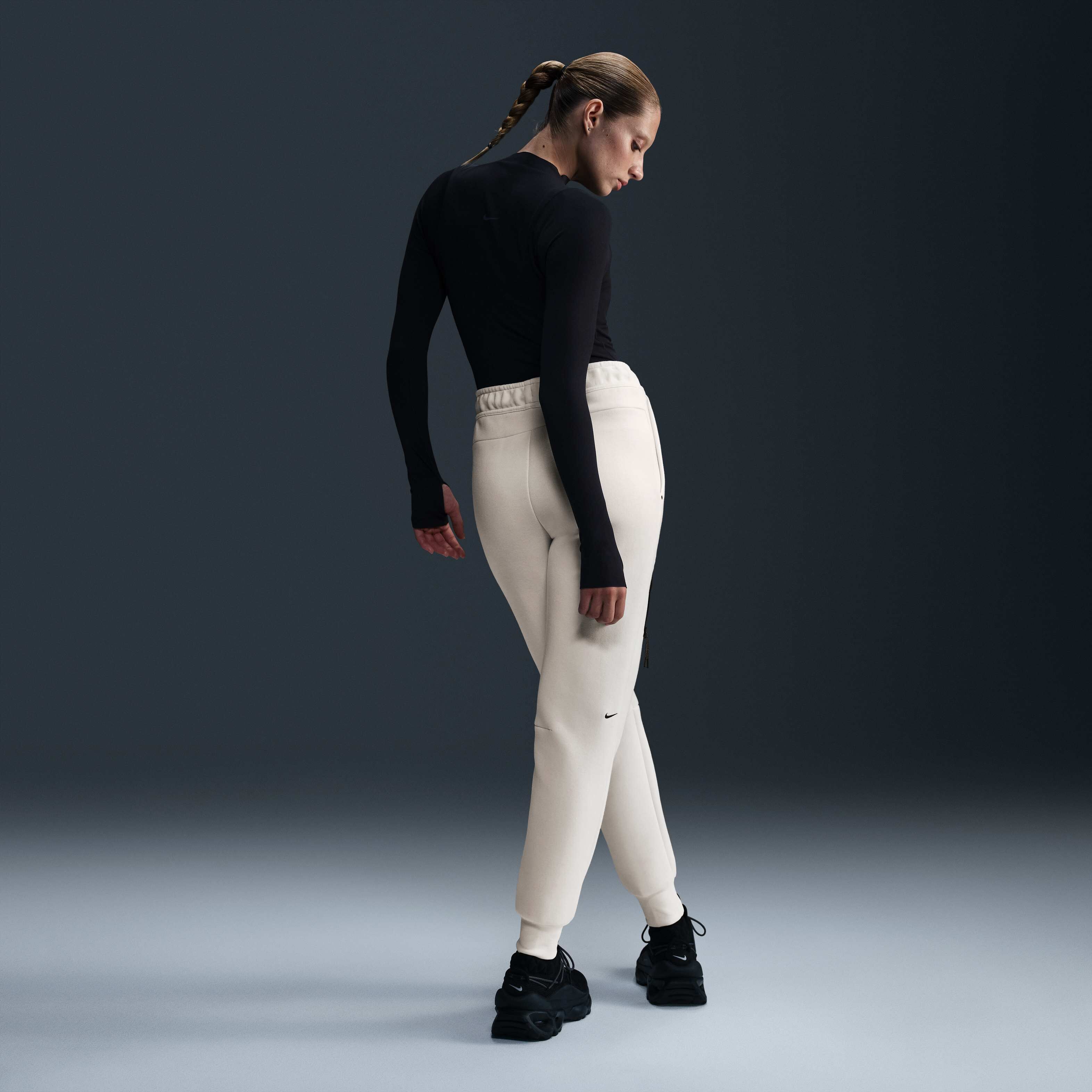 Nike Sportswear Tech Fleece image number 3