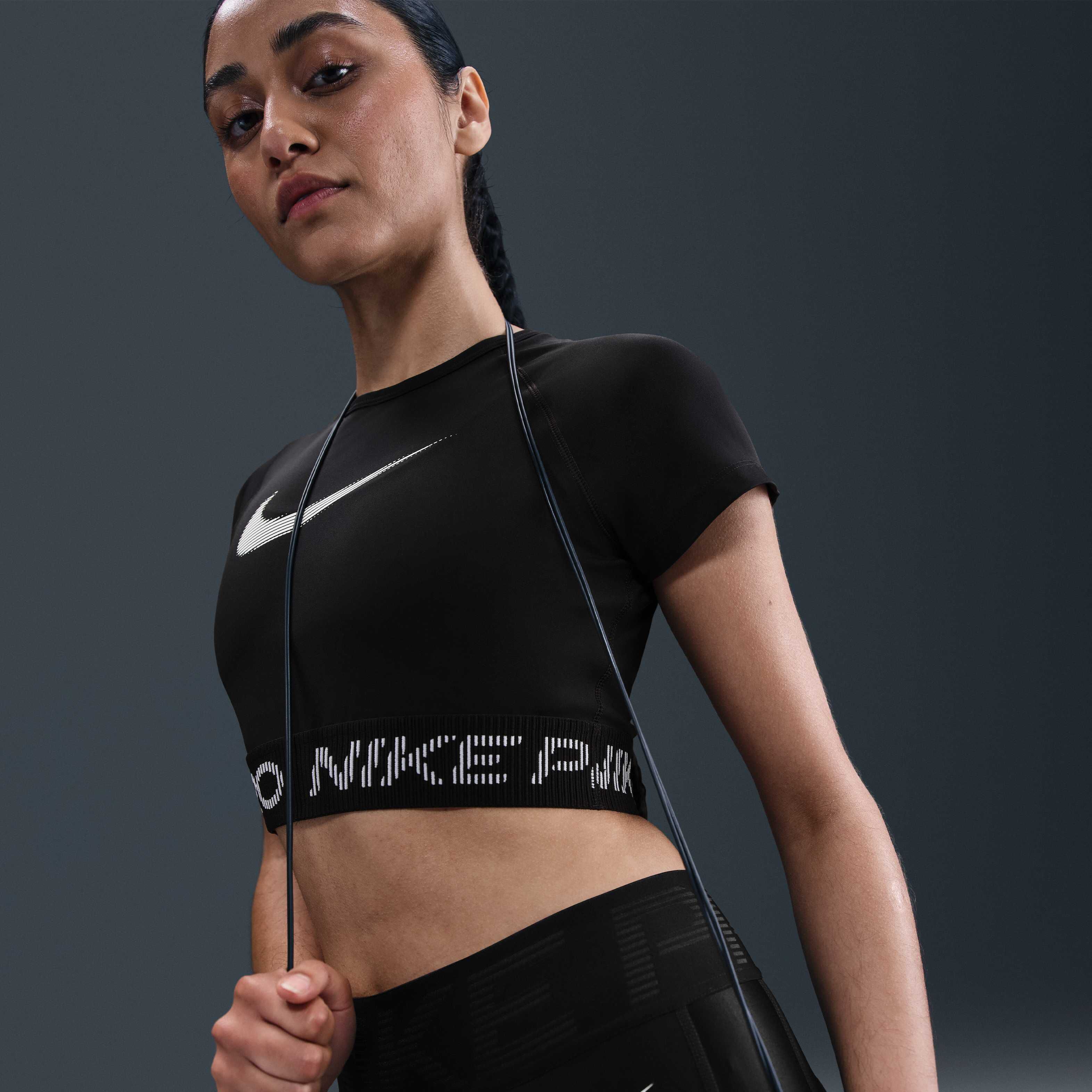 Nike Pro image number 2
