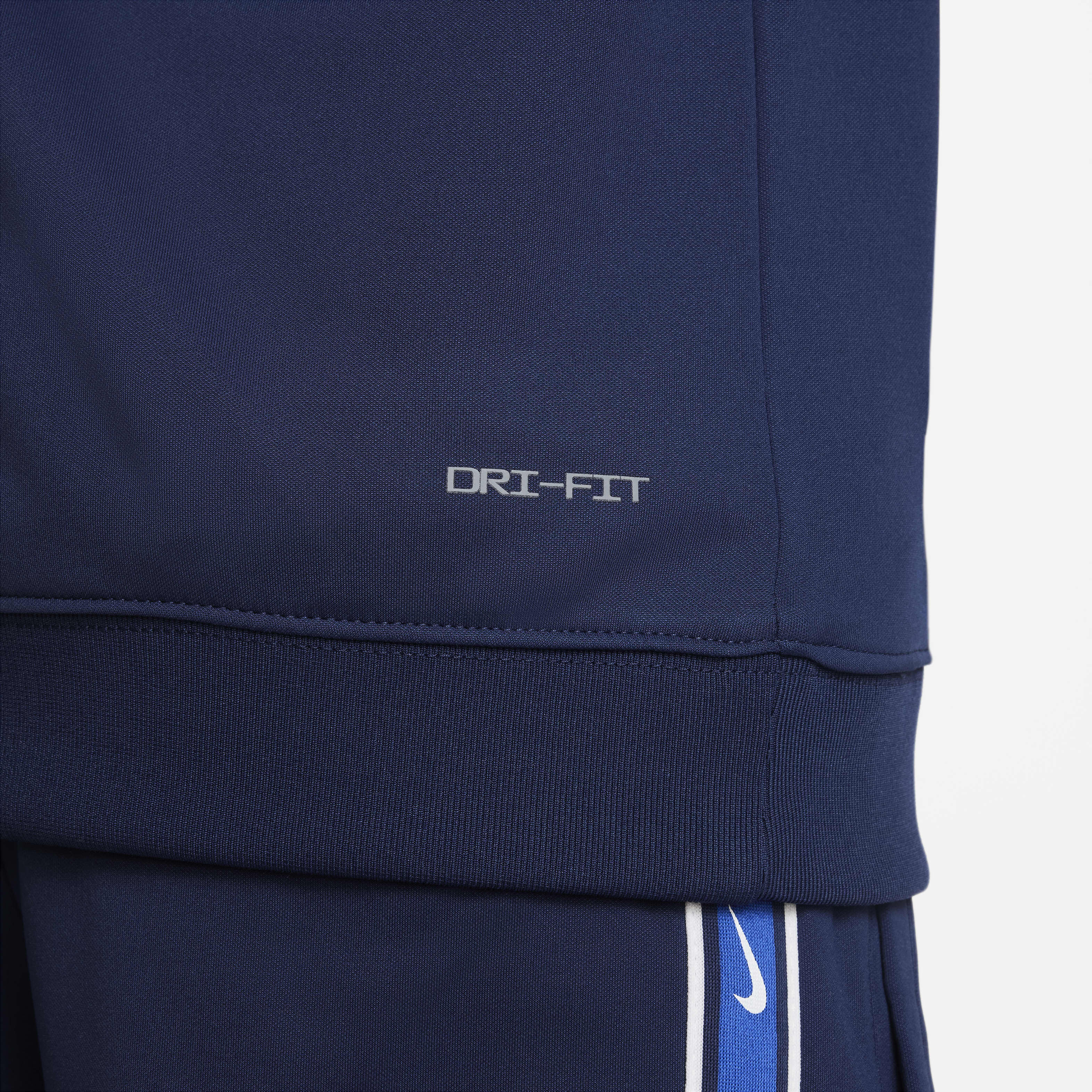 Nike Sportswear Repeat image number 4