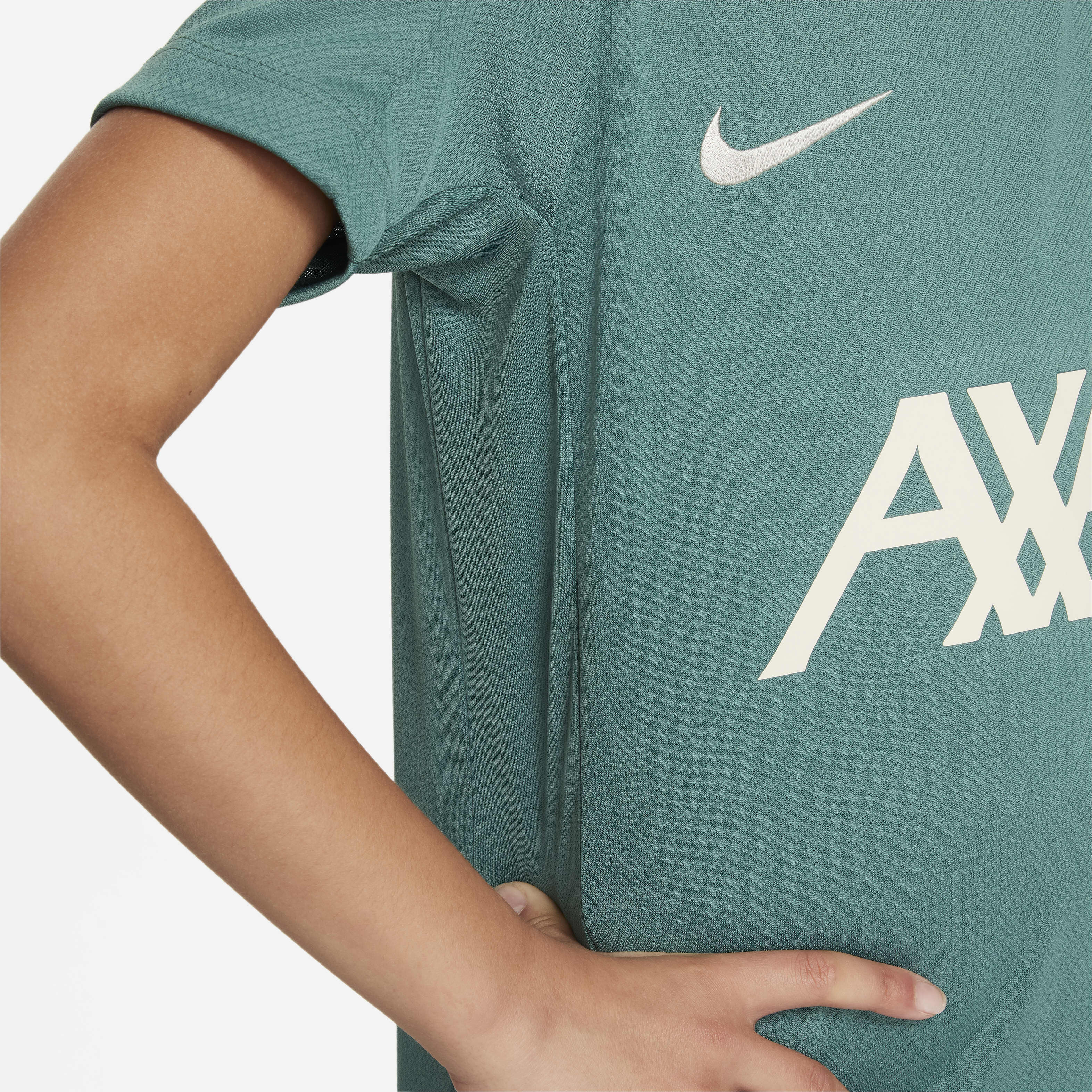 ليفربول سترايك image number 5