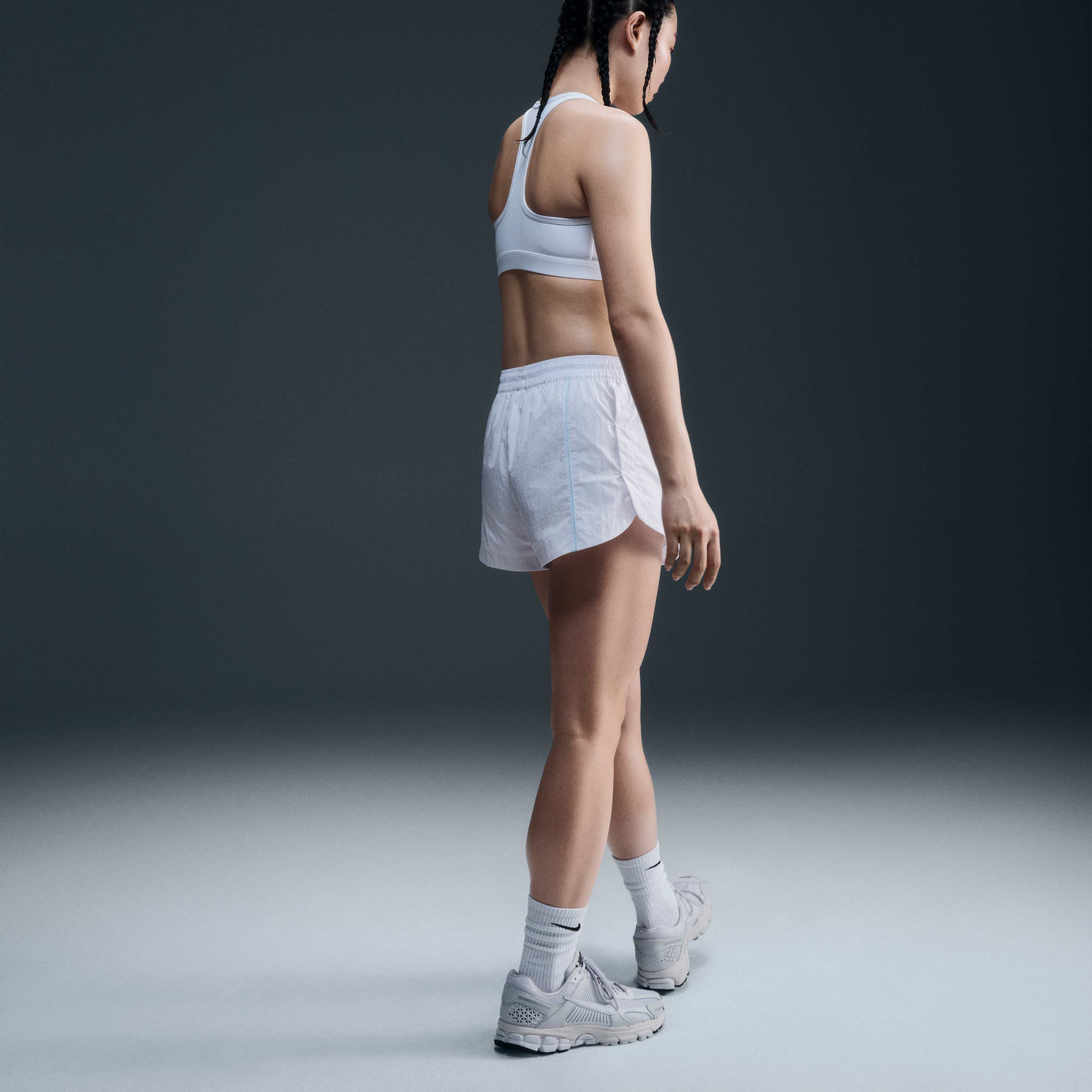 نايكي ويندرانر image number 5