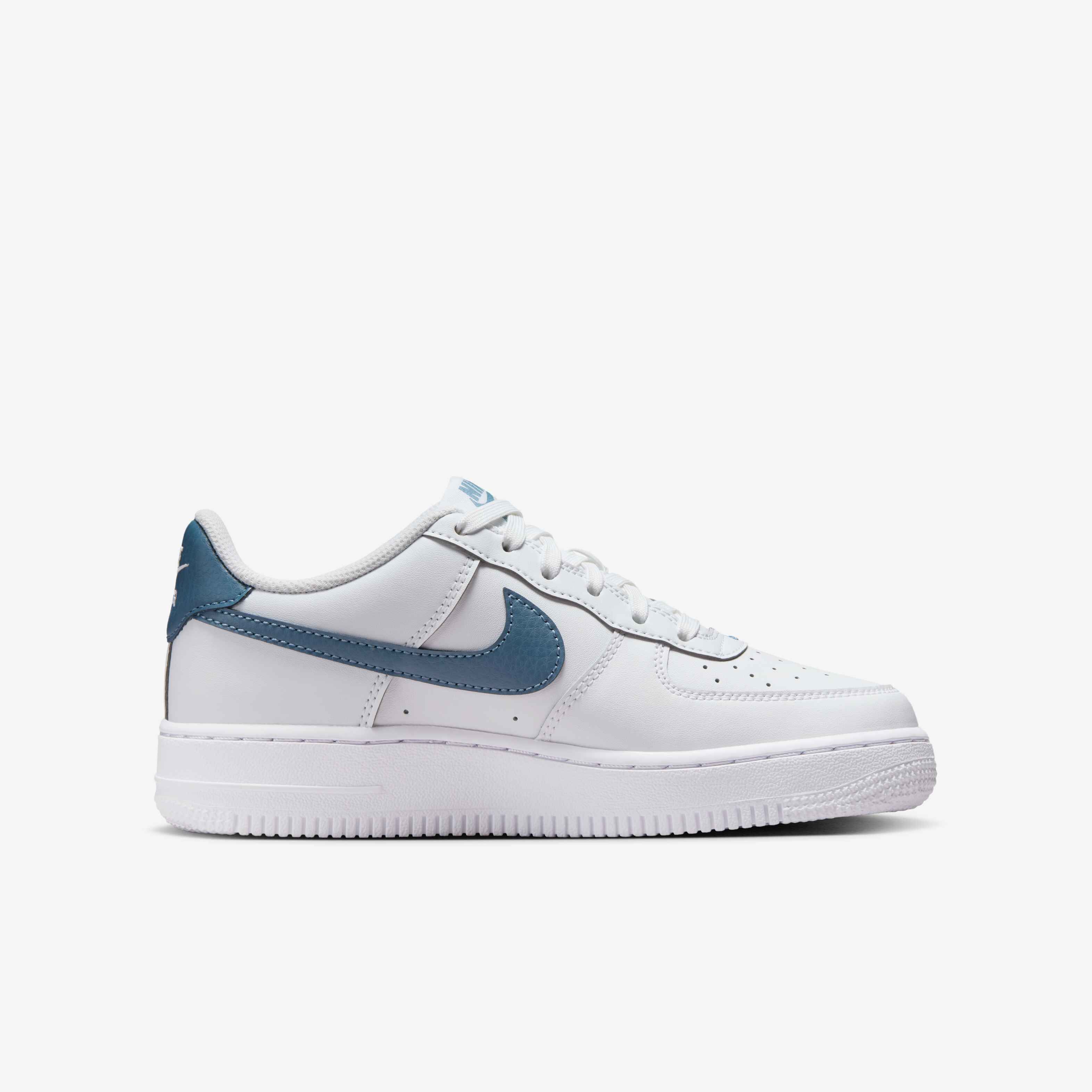 Nike Air Force 1 image number 2