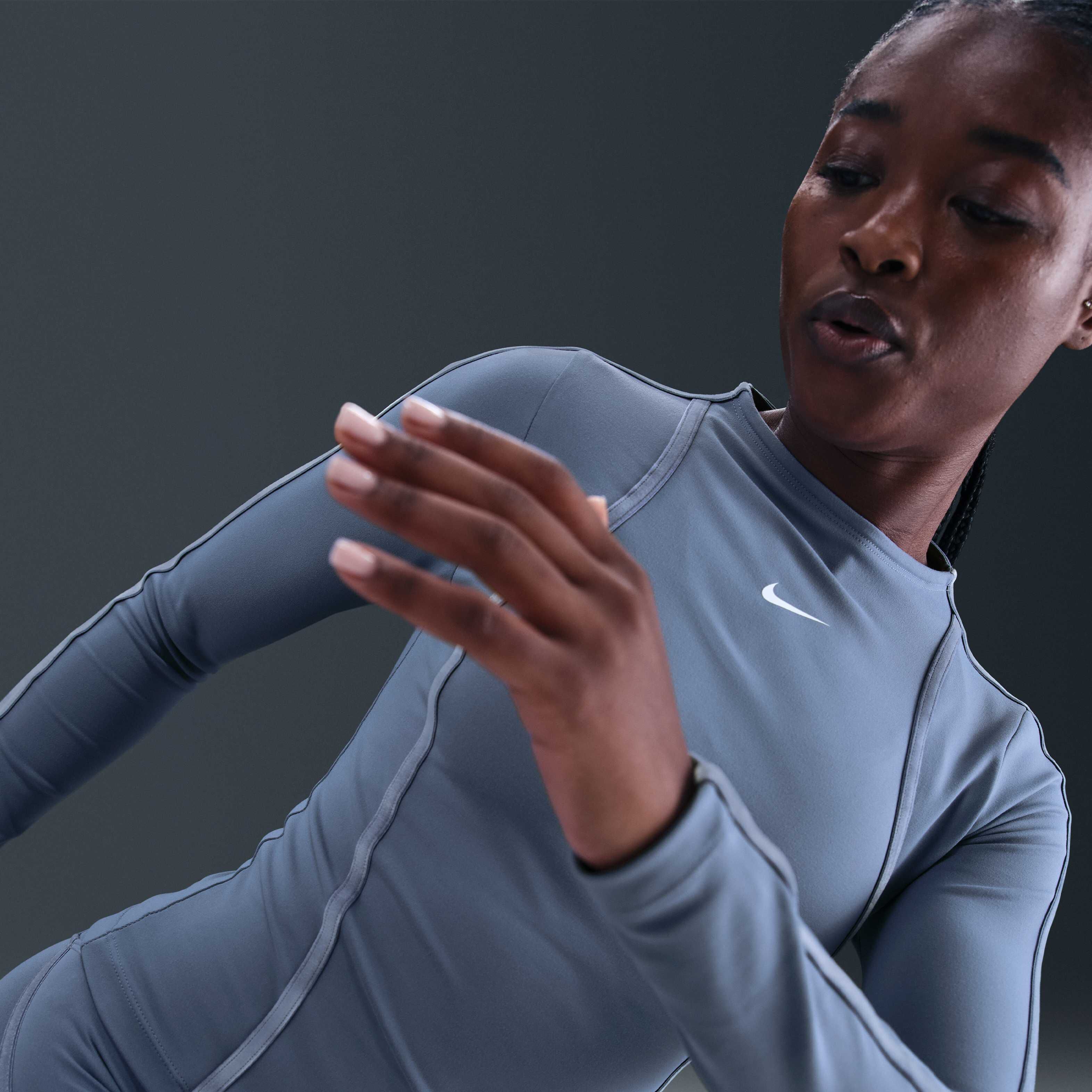 نايكي ون فيتد image number 2