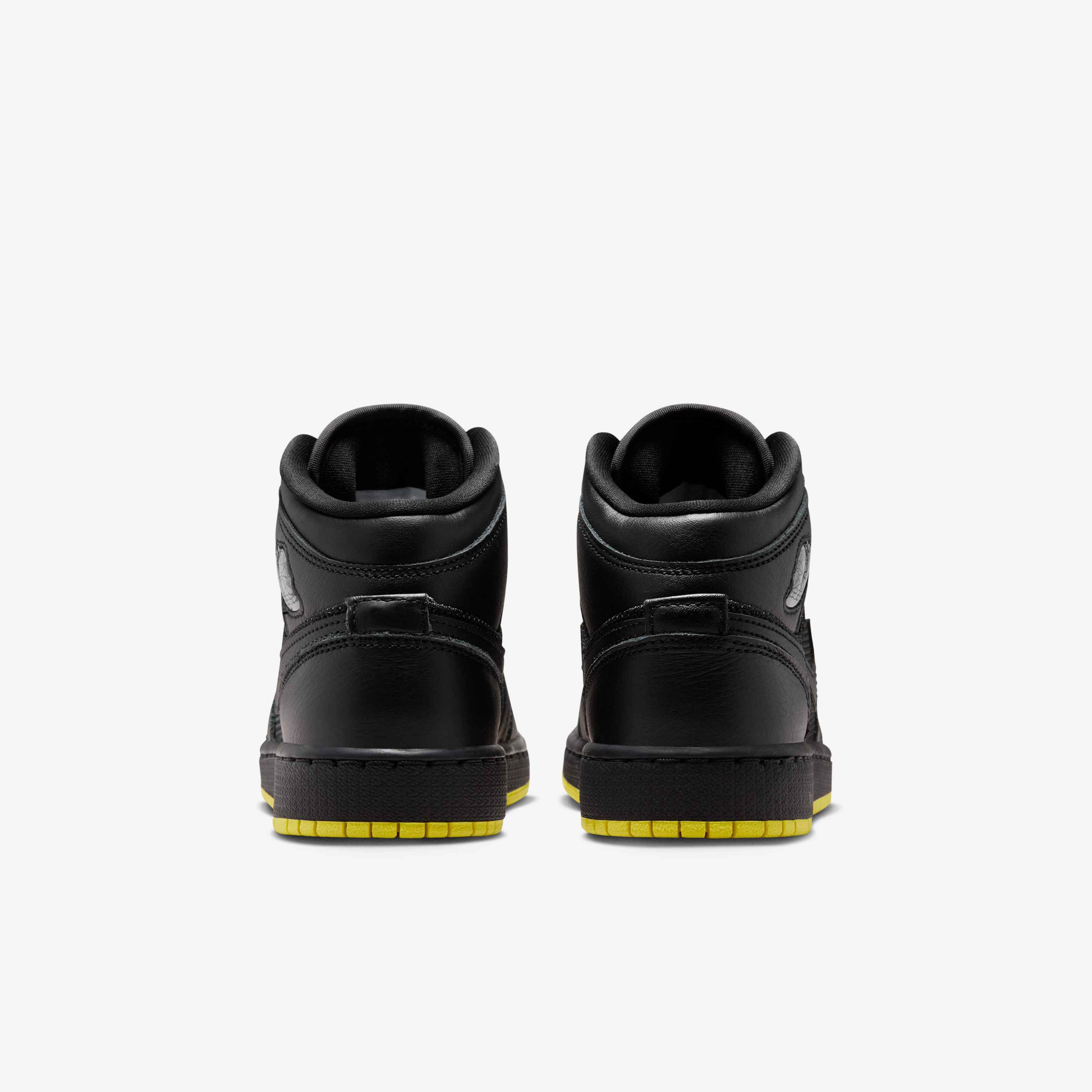 Air Jordan 1 Mid SE image number 5