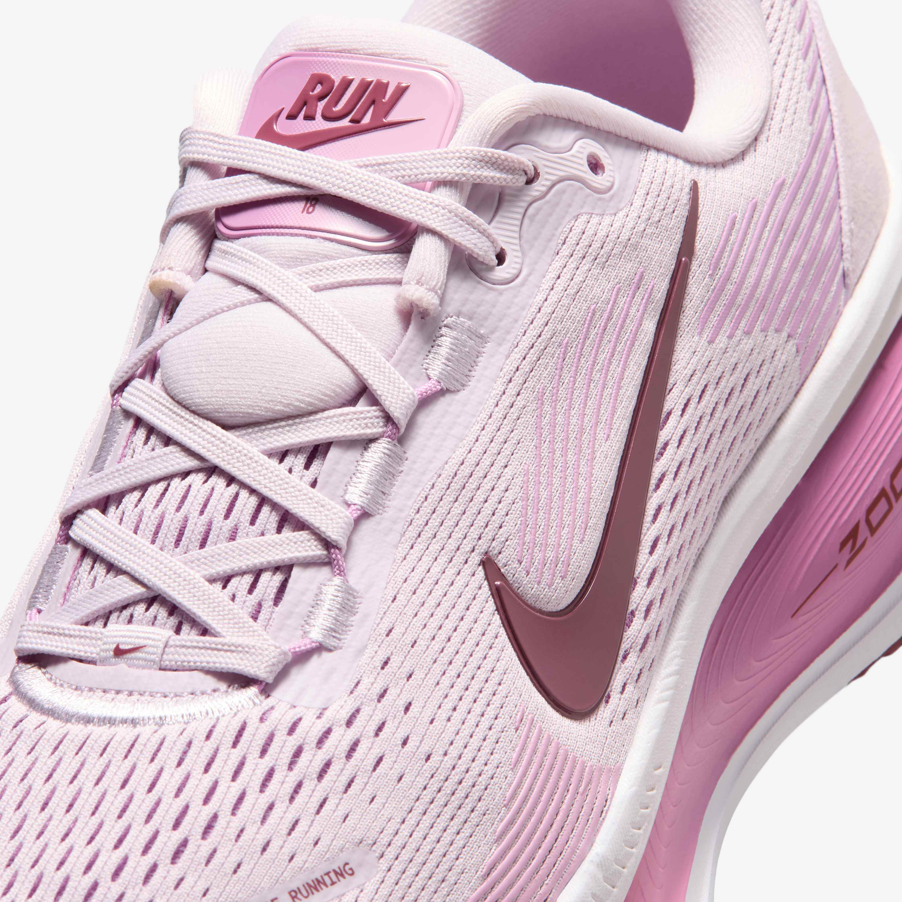 Nike Vomero 18 image number 6