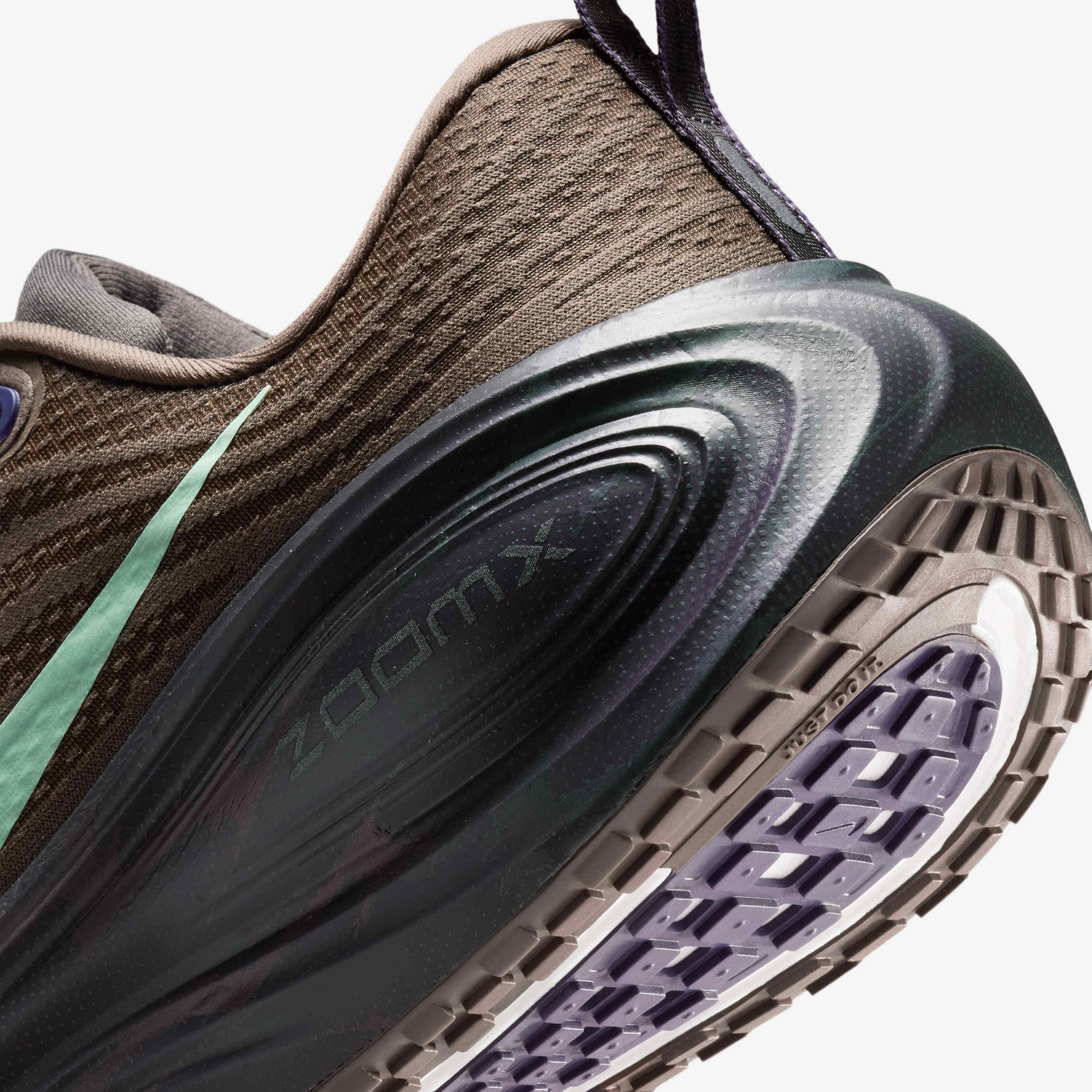 Nike Vomero Plus image number 7