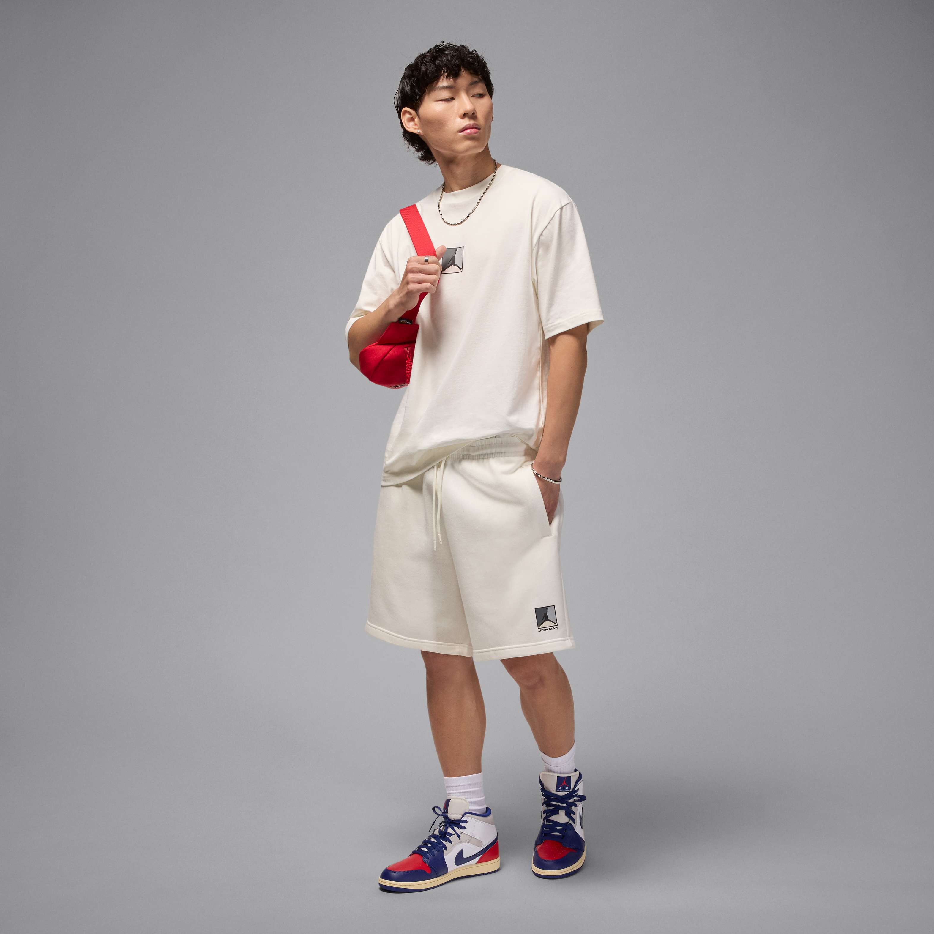 Buy Jordan Brooklyn Men's T-Shirt - Sail | Nike Saudi Official